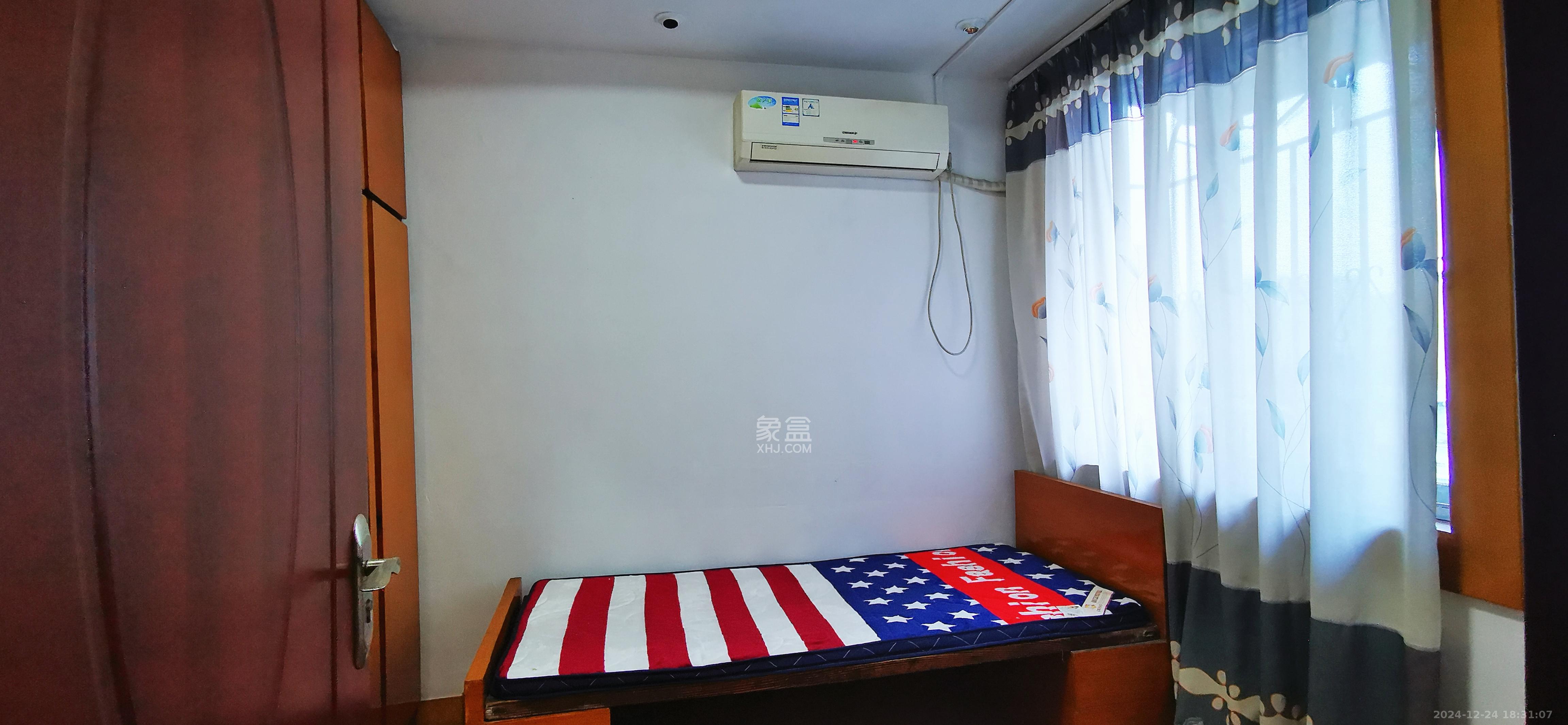红旗雅居  3室2厅1卫   2500.00元/月室内图