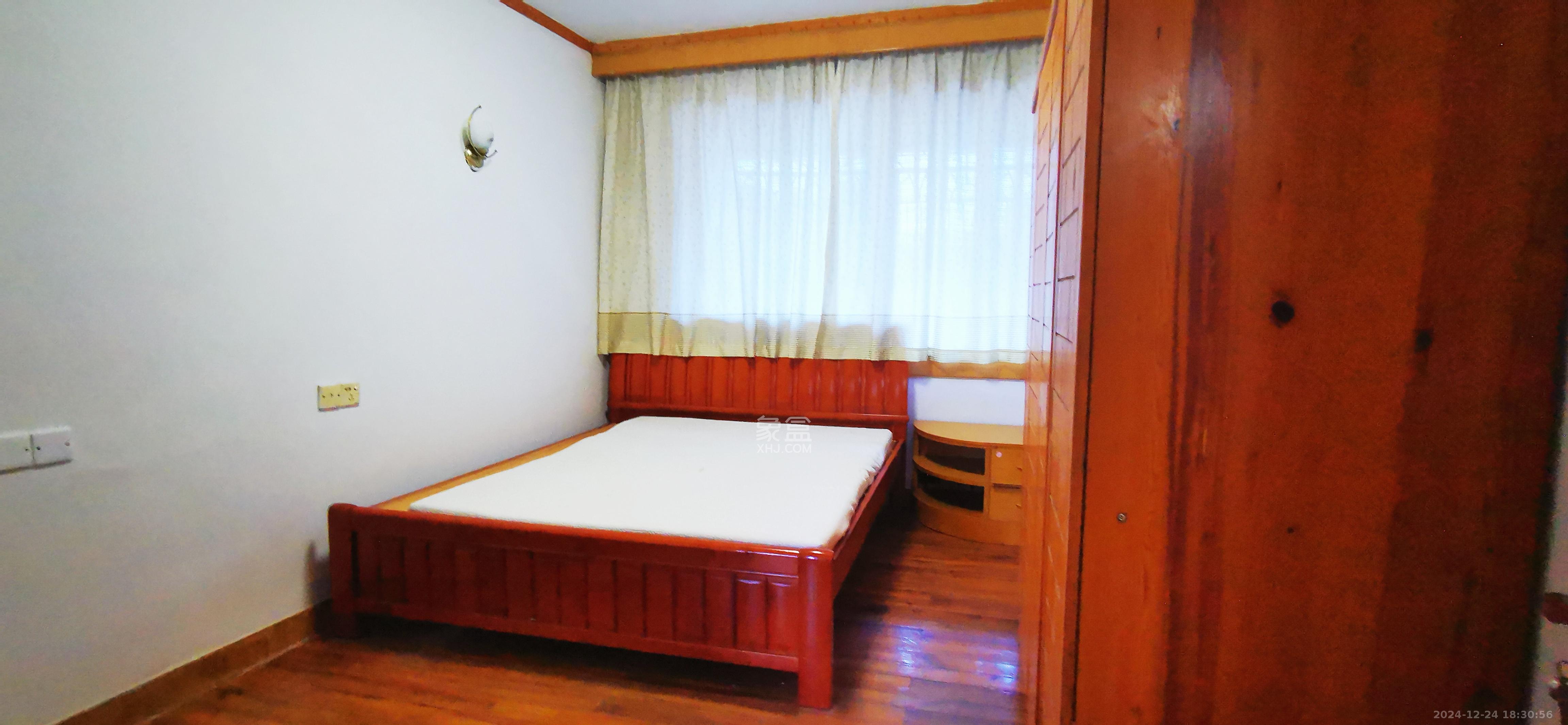 红旗雅居  3室2厅1卫   2500.00元/月室内图