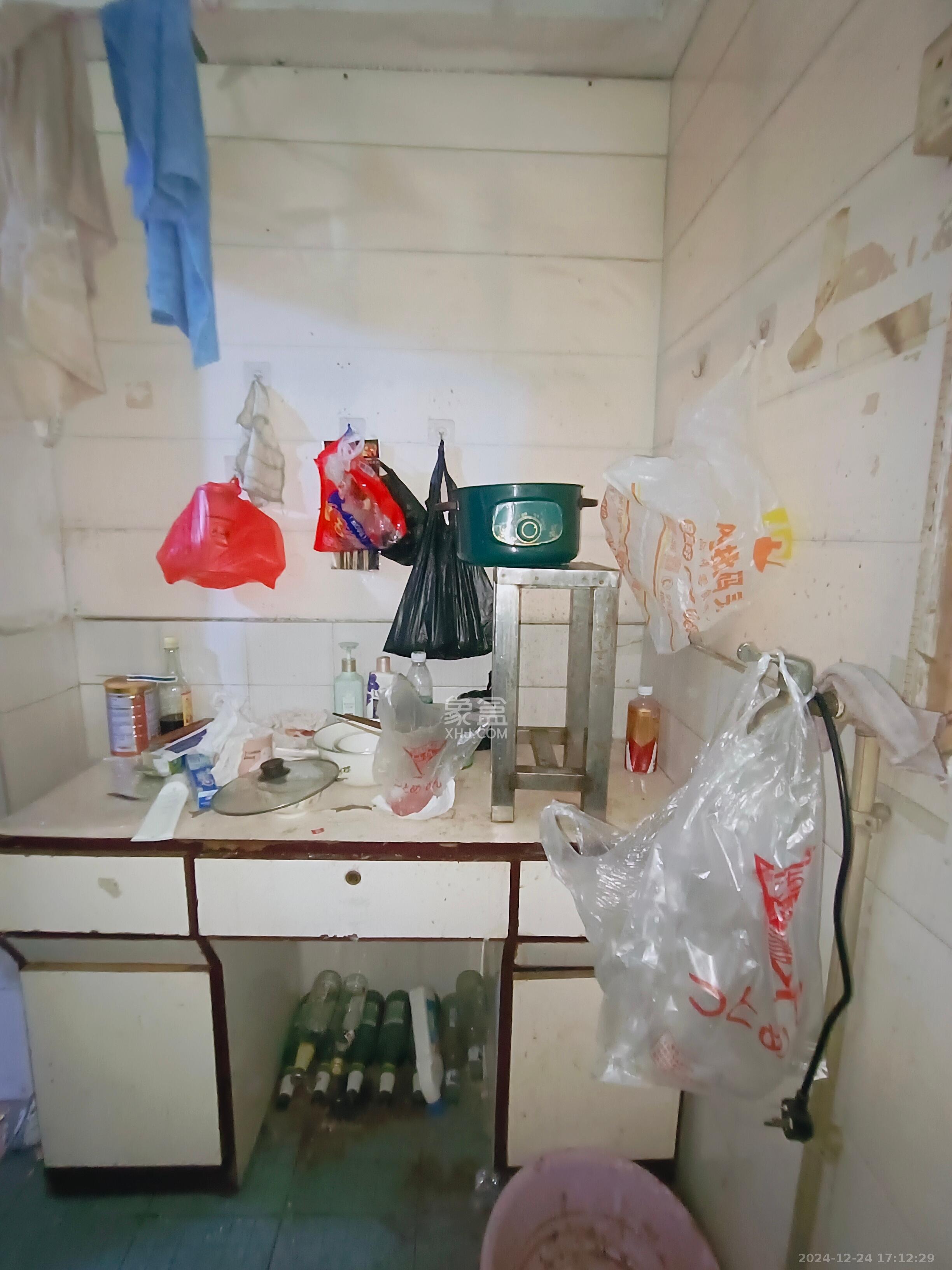 骆家坝小区 2室1厅1卫 1400.0元/月 骆家坝小区 2室1厅1卫 1400.0元/月室内图