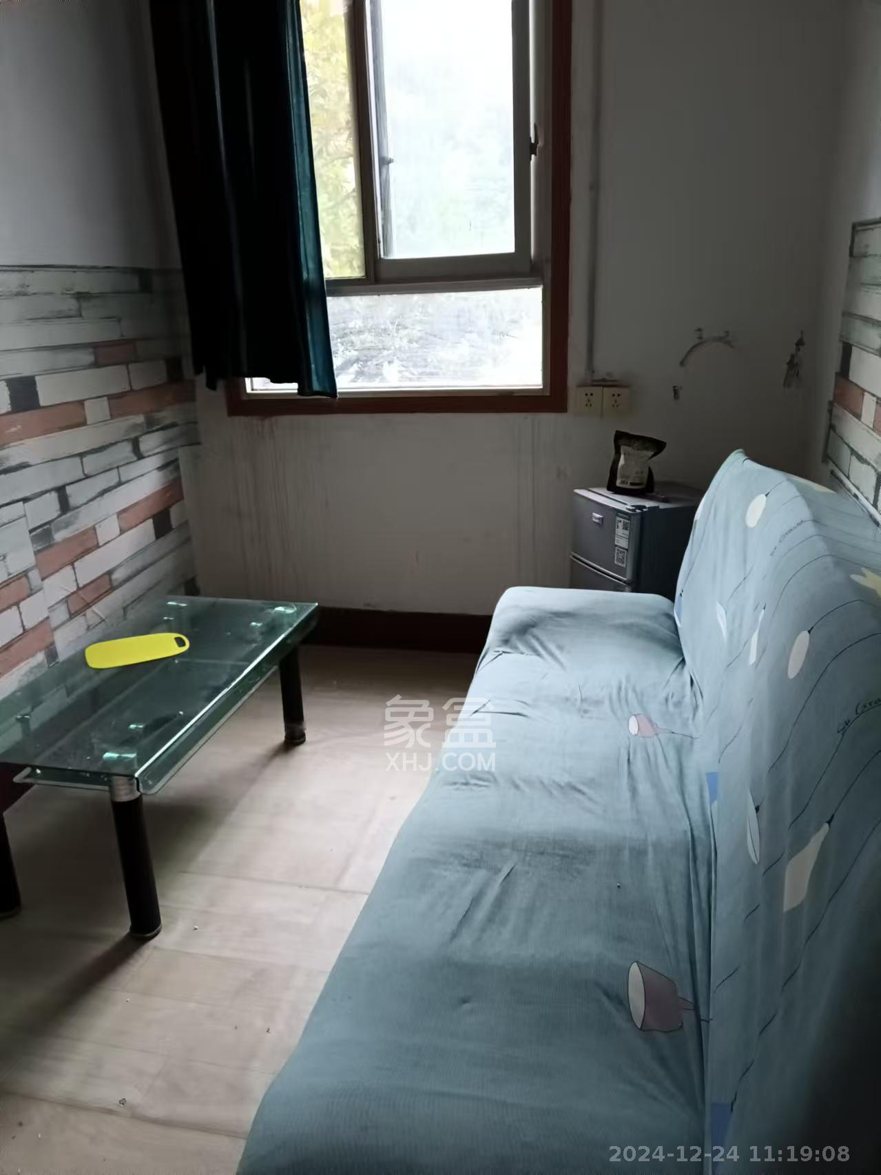 宝塔山粮食仓库单位房 1室1厅1卫 1100.0元/月 宝塔山粮食仓库单位房 1室1厅1卫 1100.0元/月室内图