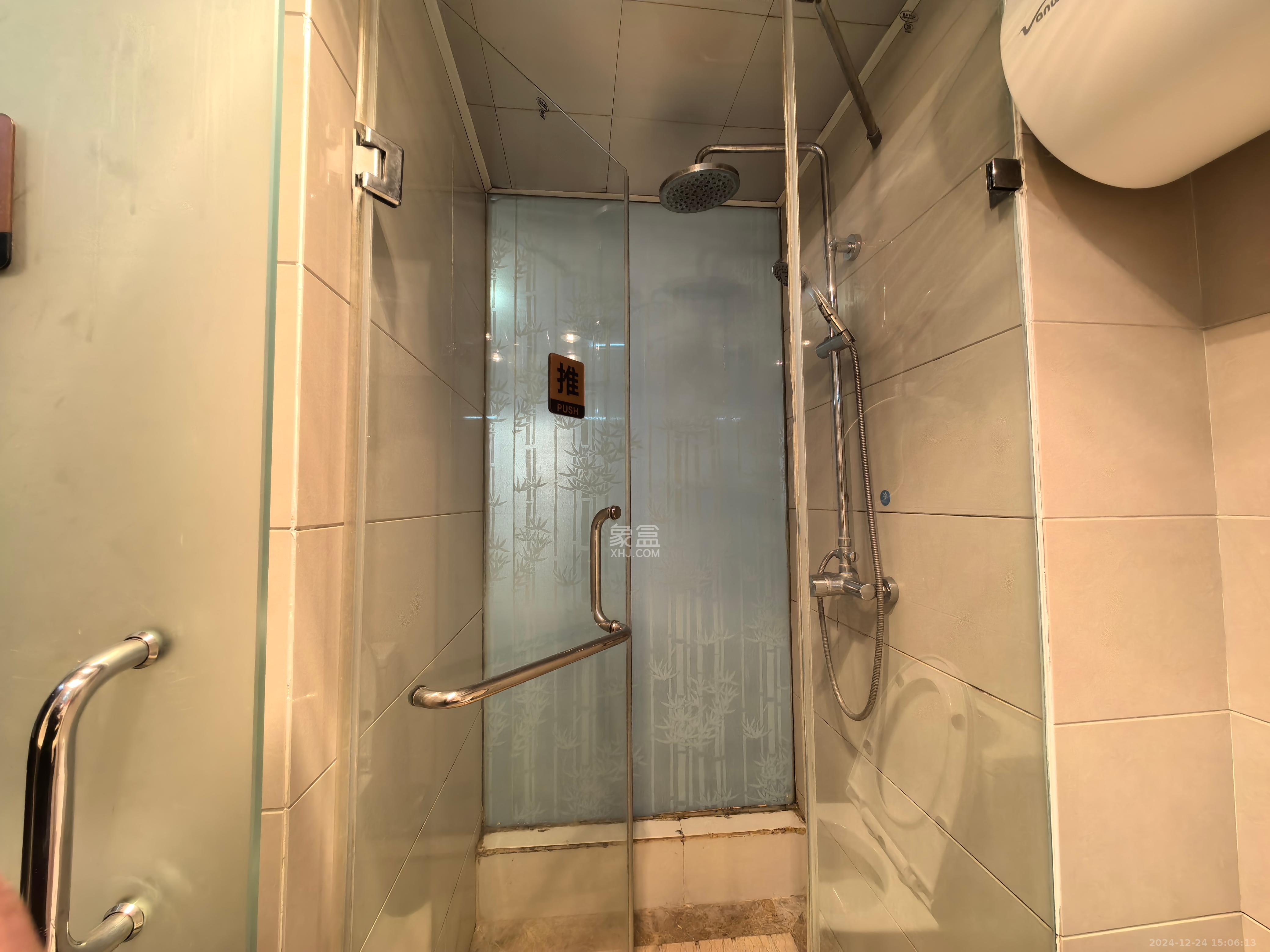 湘腾城市广场 1室1厅1卫 1550.0元/月 湘腾城市广场 1室1厅1卫 1550.0元/月室内图