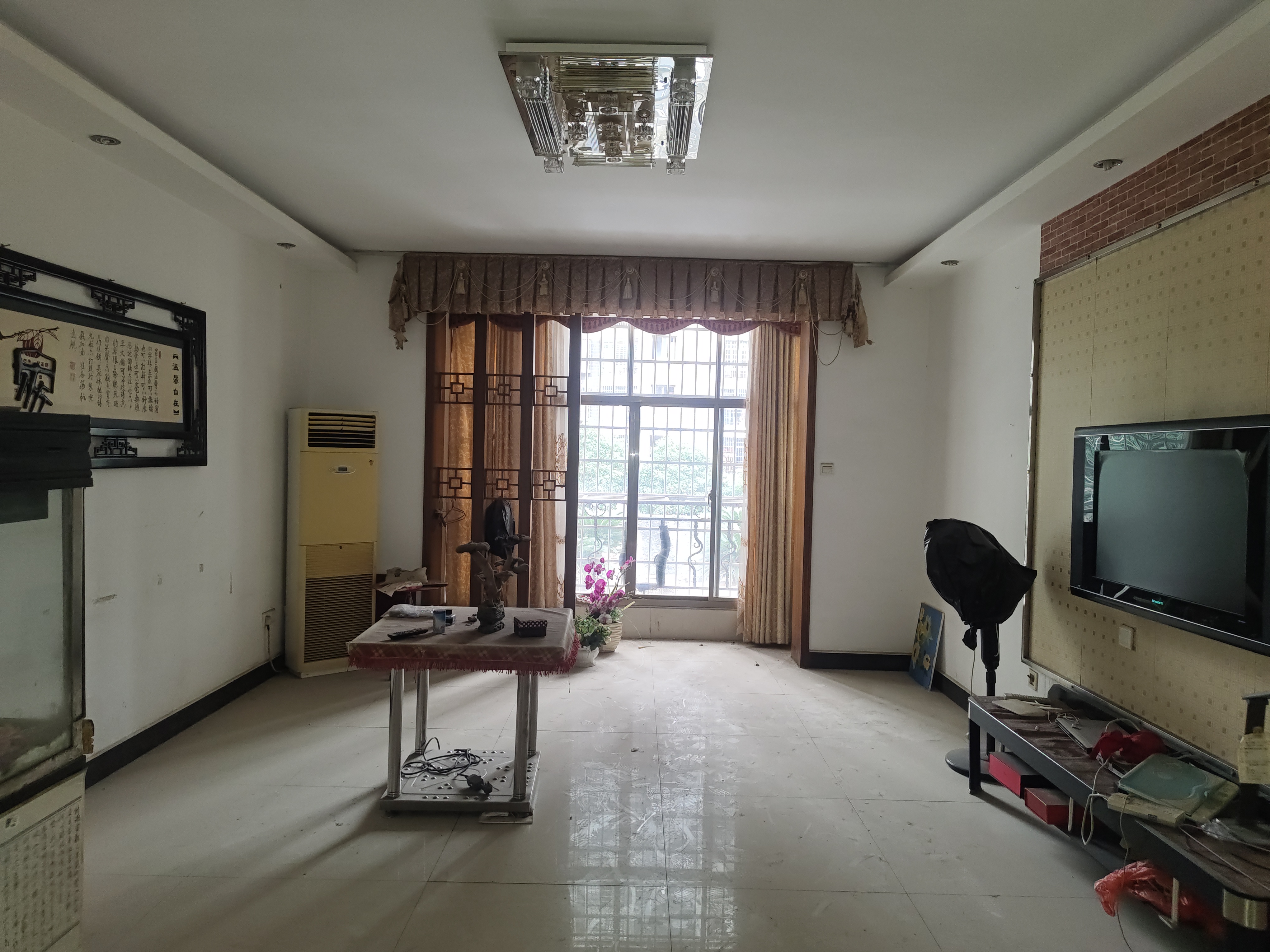 加州阳光小区(吉星阳光) 4室2厅2卫 72.8万 加州阳光小区(吉星阳光) 4室2厅2卫 72.8万客厅