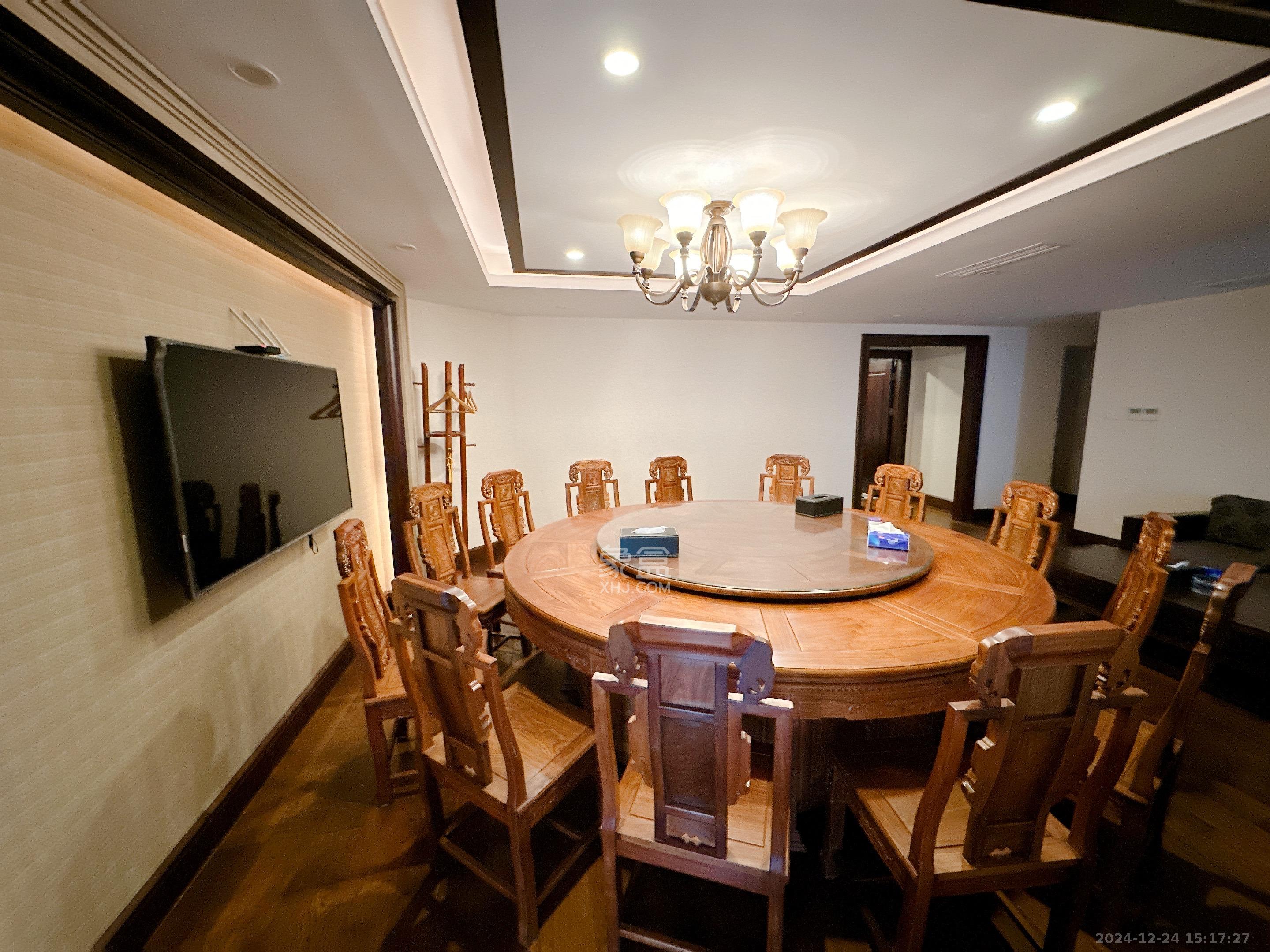 潮宗御苑 3室2厅2卫 26800.0元/月 潮宗御苑 3室2厅2卫 26800.0元/月室内图