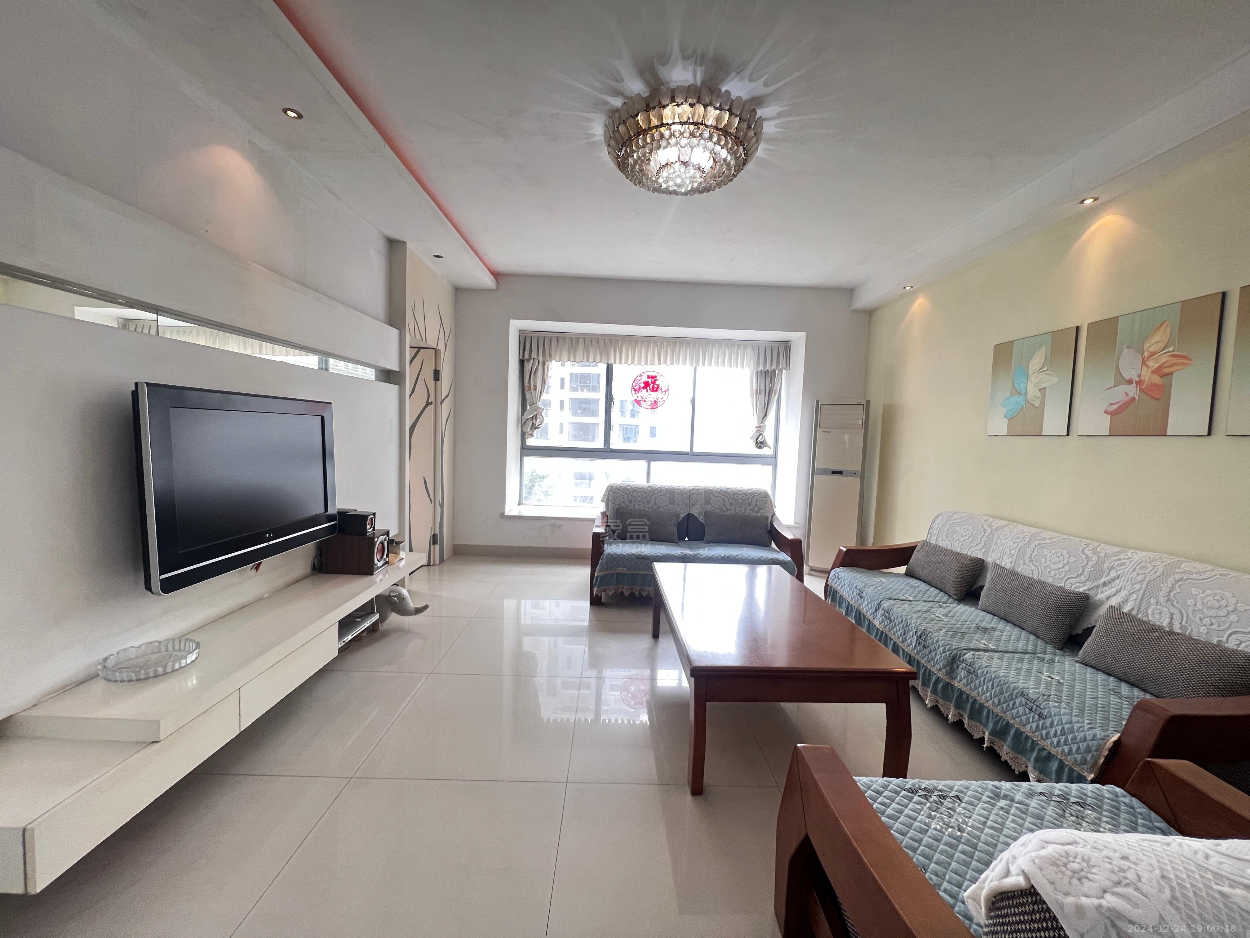 株洲锦绣江山 3室2厅2卫 2100.0元/月 株洲锦绣江山 3室2厅2卫 2100.0元/月室内图