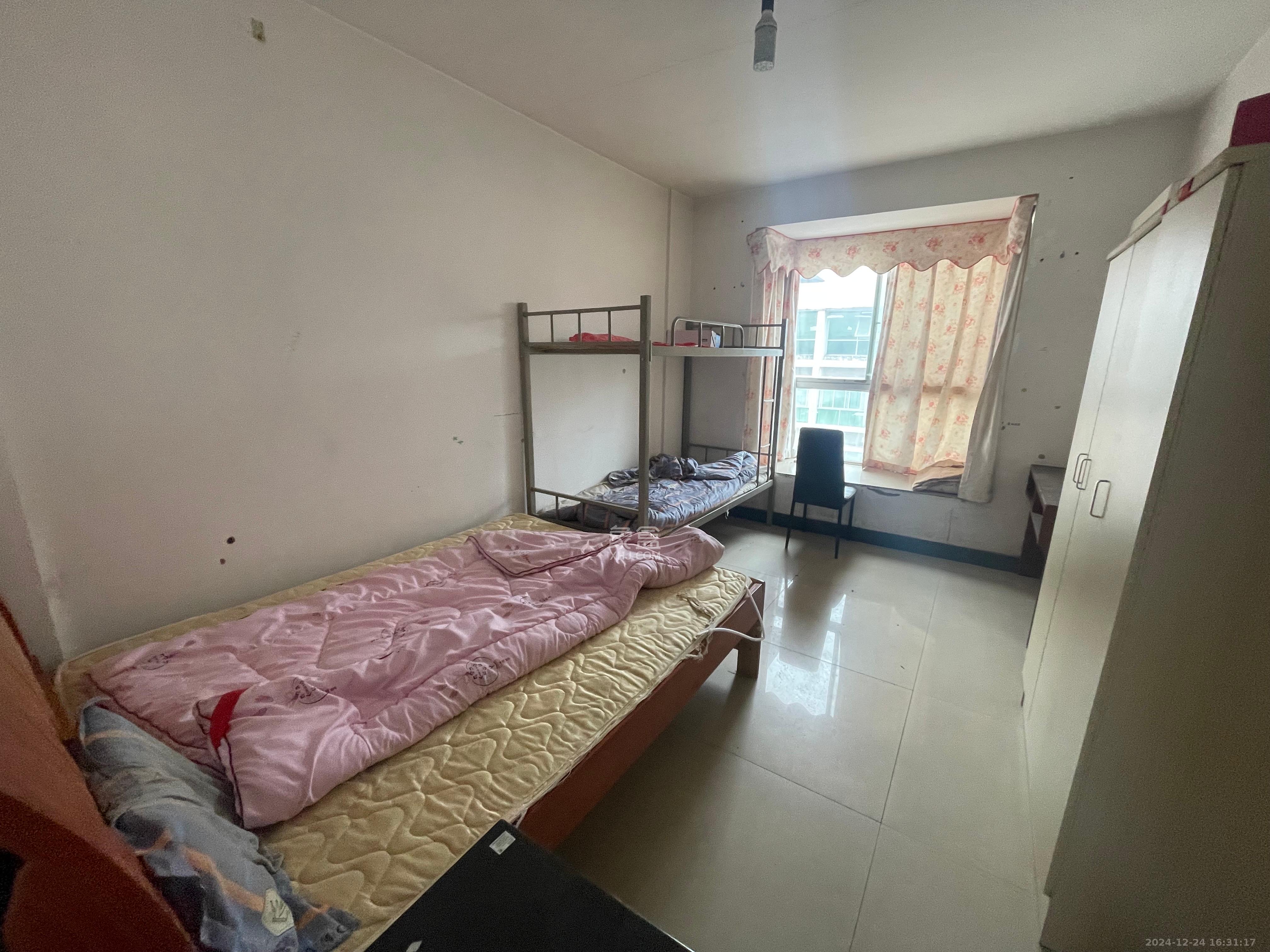 新城农博公寓 3室1厅1卫 1700.0元/月 新城农博公寓 3室1厅1卫 1700.0元/月室内图