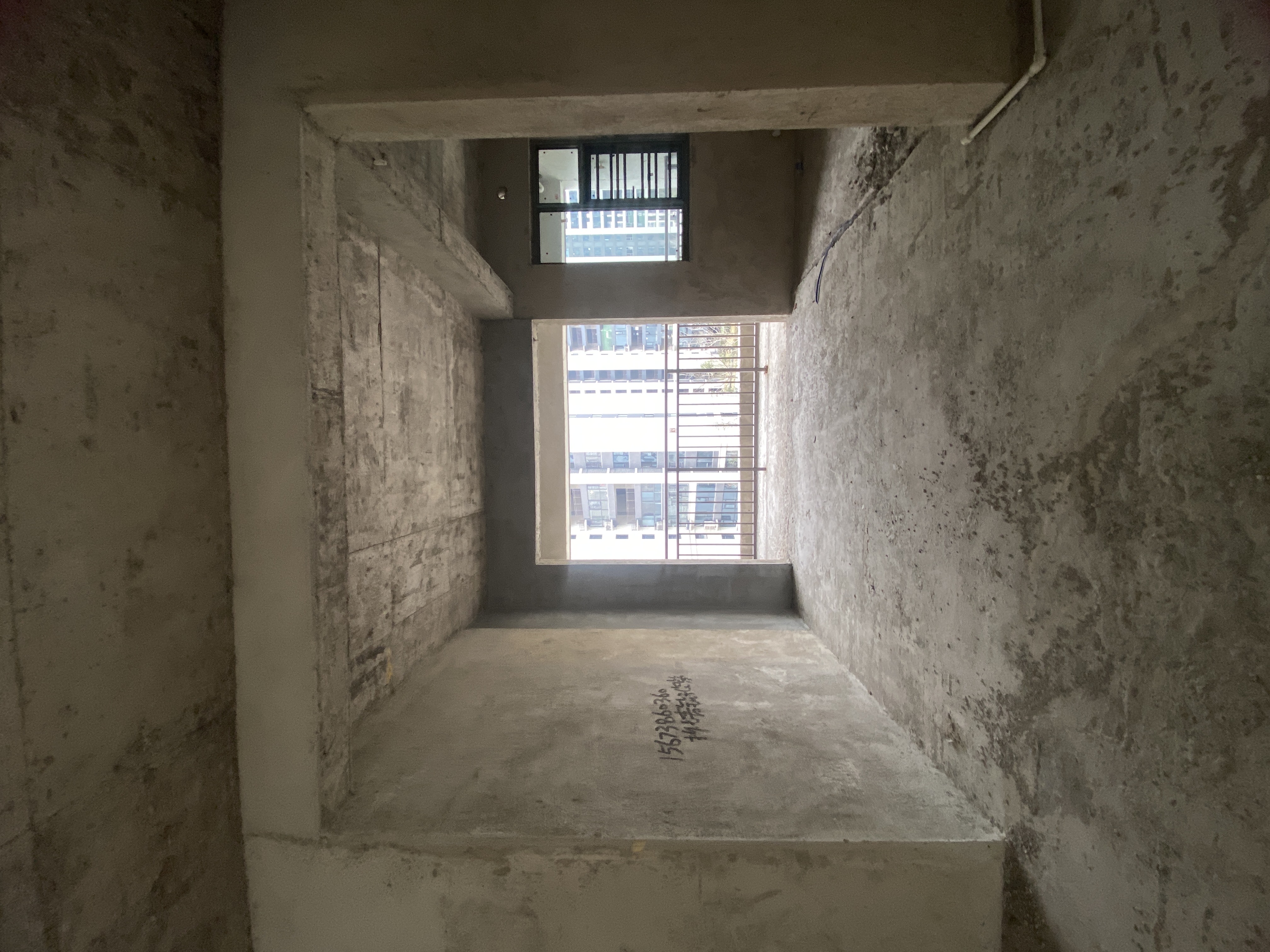 青春里-铂樾府 5室2厅2卫 89.8万 青春里-铂樾府 5室2厅2卫 89.8万客厅