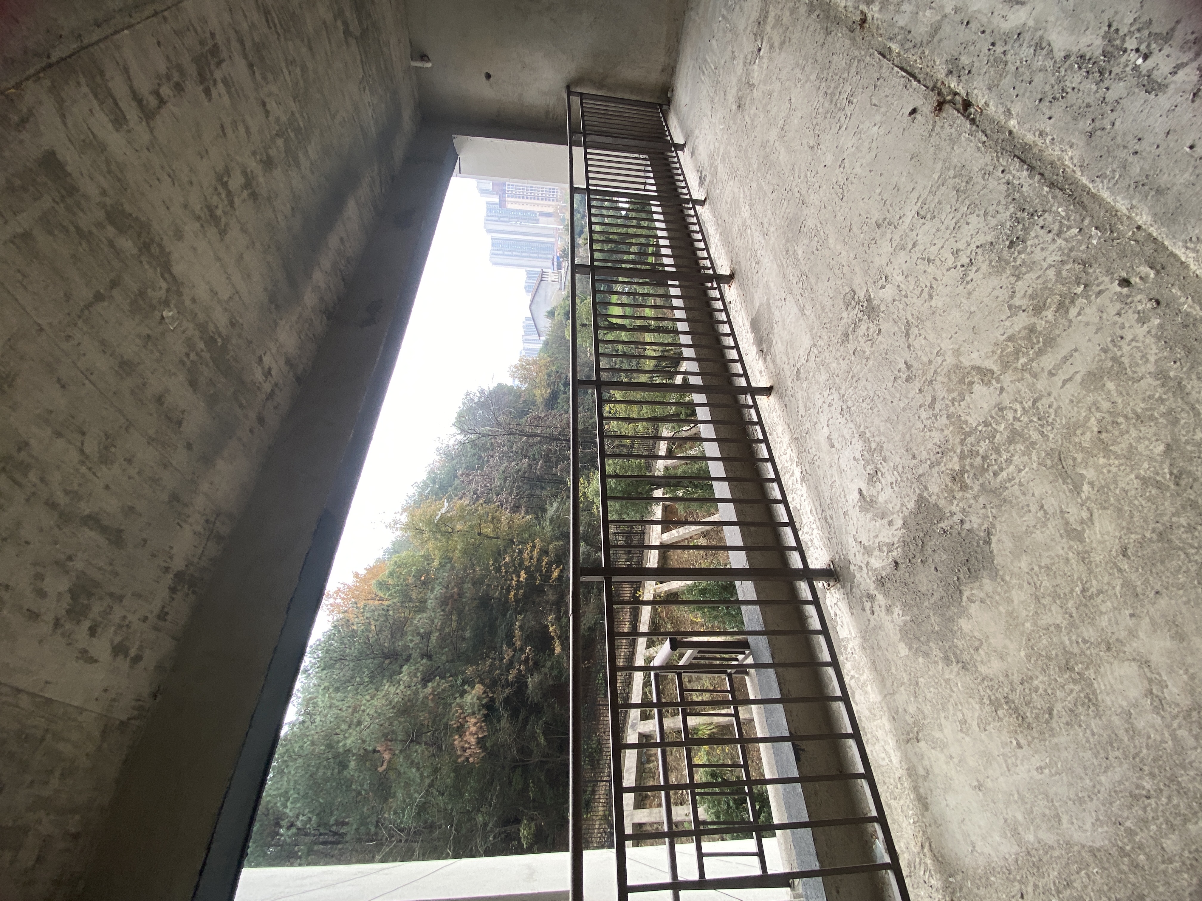 青春里-铂樾府 5室2厅2卫 89.8万 青春里-铂樾府 5室2厅2卫 89.8万客厅