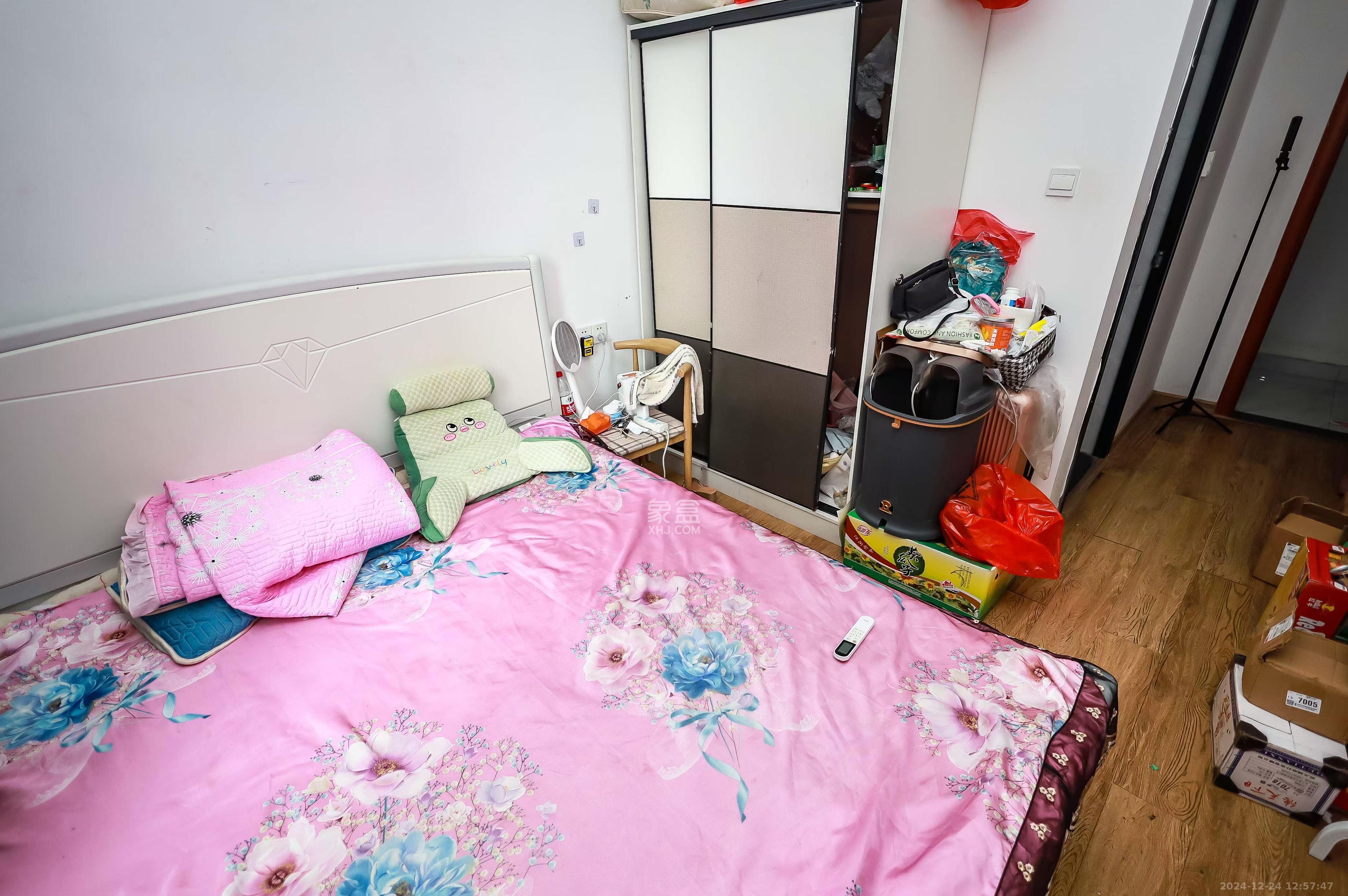 通号岭绣苑 4室2厅2卫 2480.0元/月 通号岭绣苑 4室2厅2卫 2480.0元/月室内图