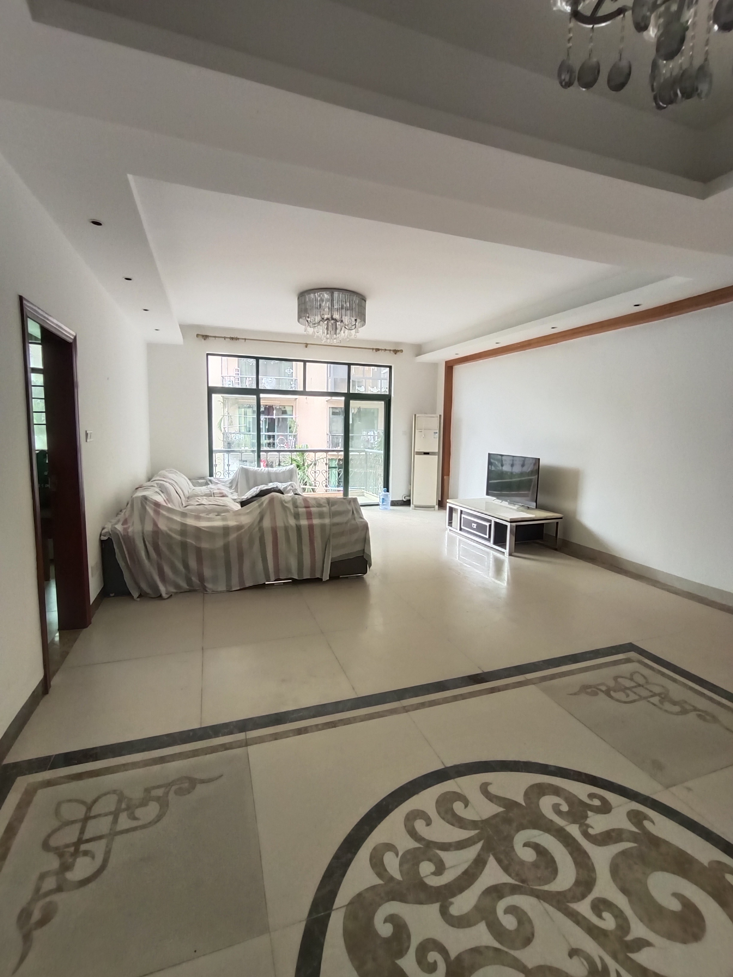 亚洲豪苑北区 2室2厅2卫 110.0万 亚洲豪苑北区 2室2厅2卫 110.0万客厅