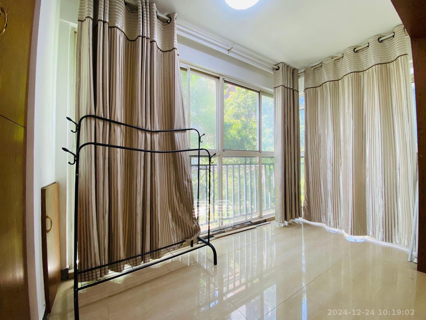 学府华庭 3室2厅2卫 2800.0元/月 学府华庭 3室2厅2卫 2800.0元/月室内图