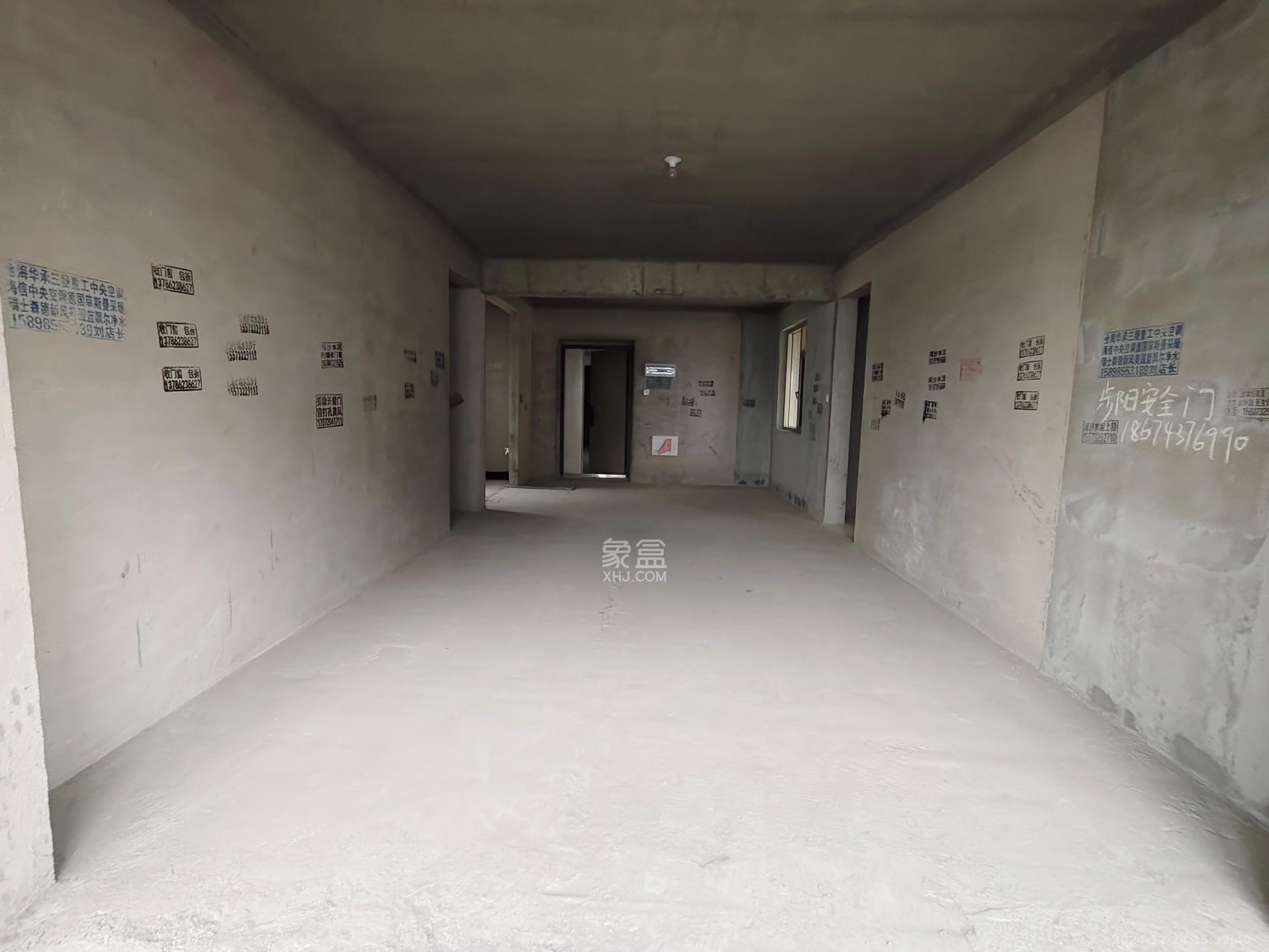 银港国际 3室2厅2卫 72.0万 银港国际 3室2厅2卫 72.0万客厅