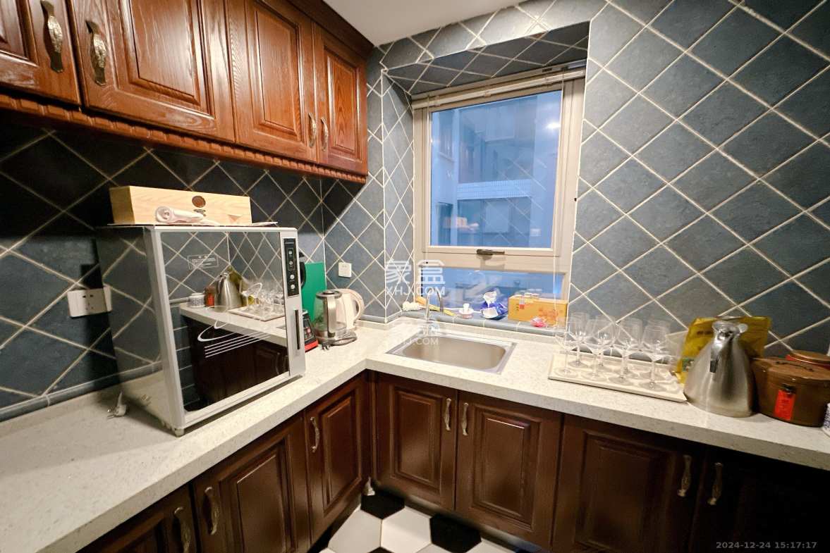 潮宗御苑 3室2厅2卫 26800.0元/月 潮宗御苑 3室2厅2卫 26800.0元/月室内图