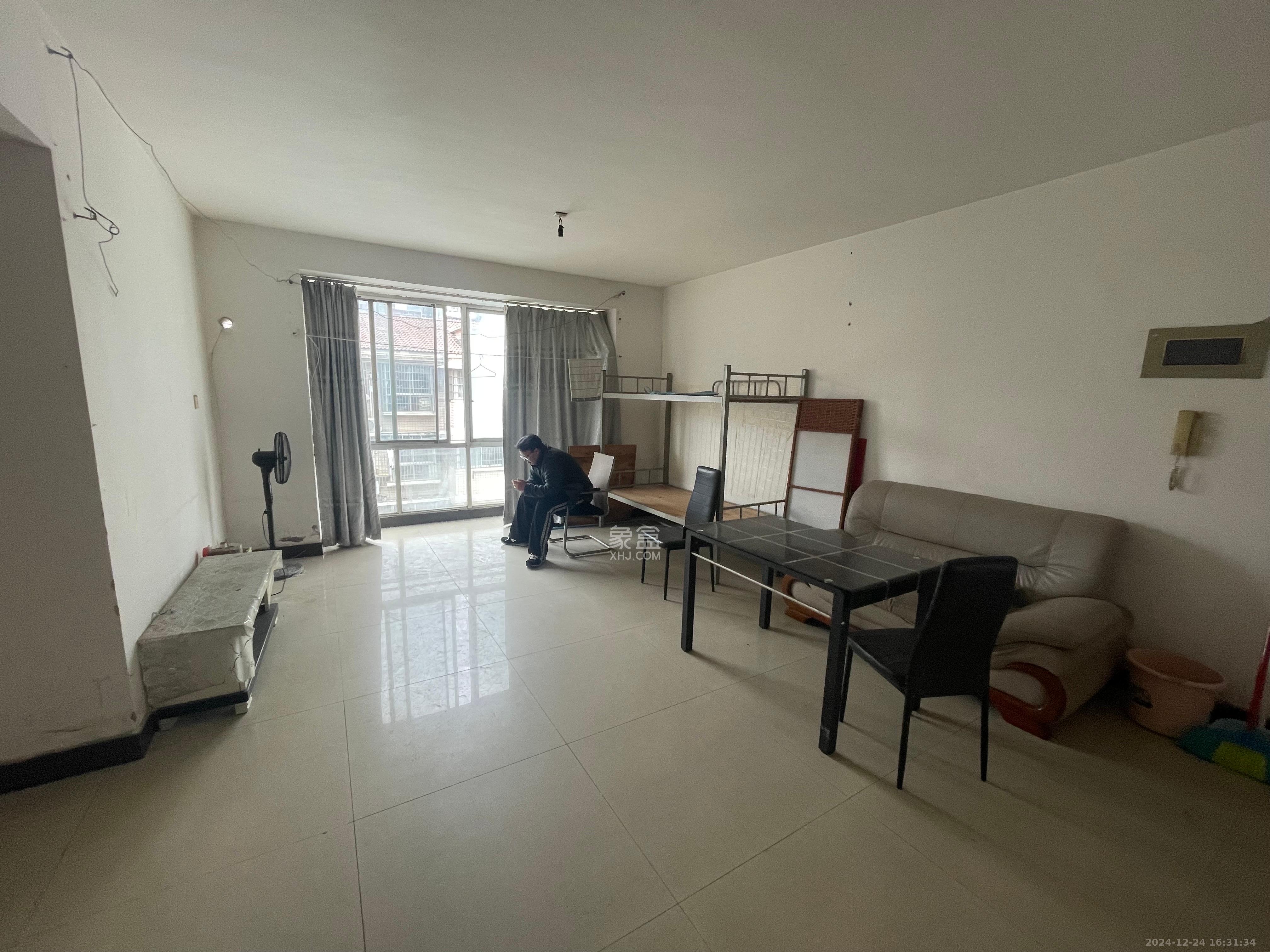 新城农博公寓 3室1厅1卫 1700.0元/月 新城农博公寓 3室1厅1卫 1700.0元/月室内图