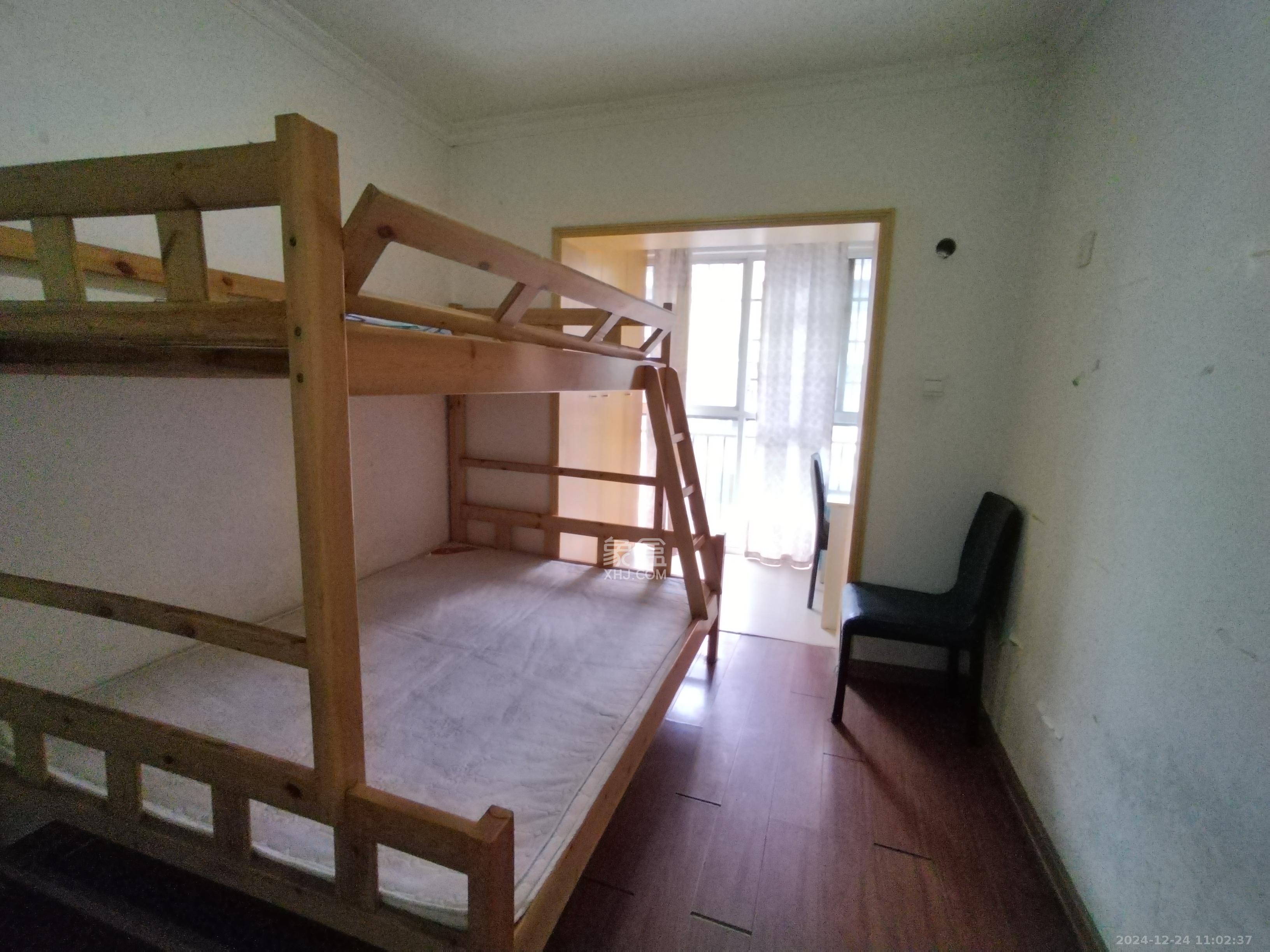新诚小区  2室2厅1卫   1500.00元/月室内图