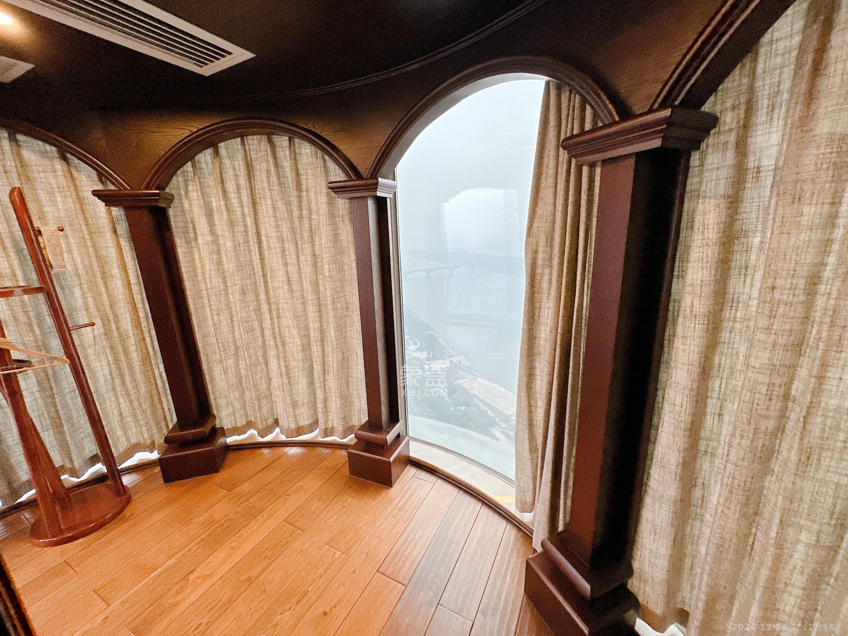 潮宗御苑 3室2厅2卫 26800.0元/月 潮宗御苑 3室2厅2卫 26800.0元/月室内图