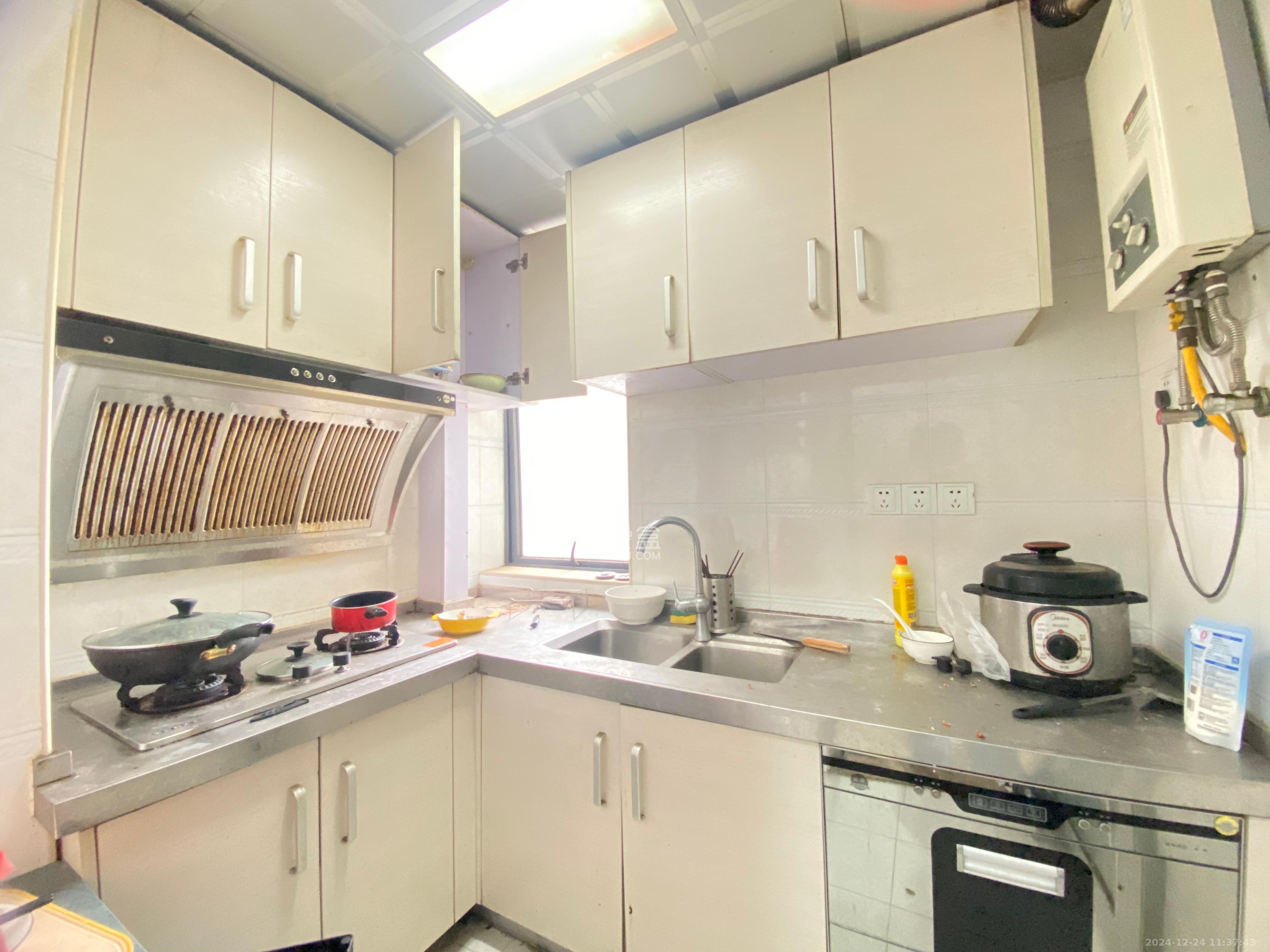 都市兰亭 3室2厅1卫 2600.0元/月 都市兰亭 3室2厅1卫 2600.0元/月室内图