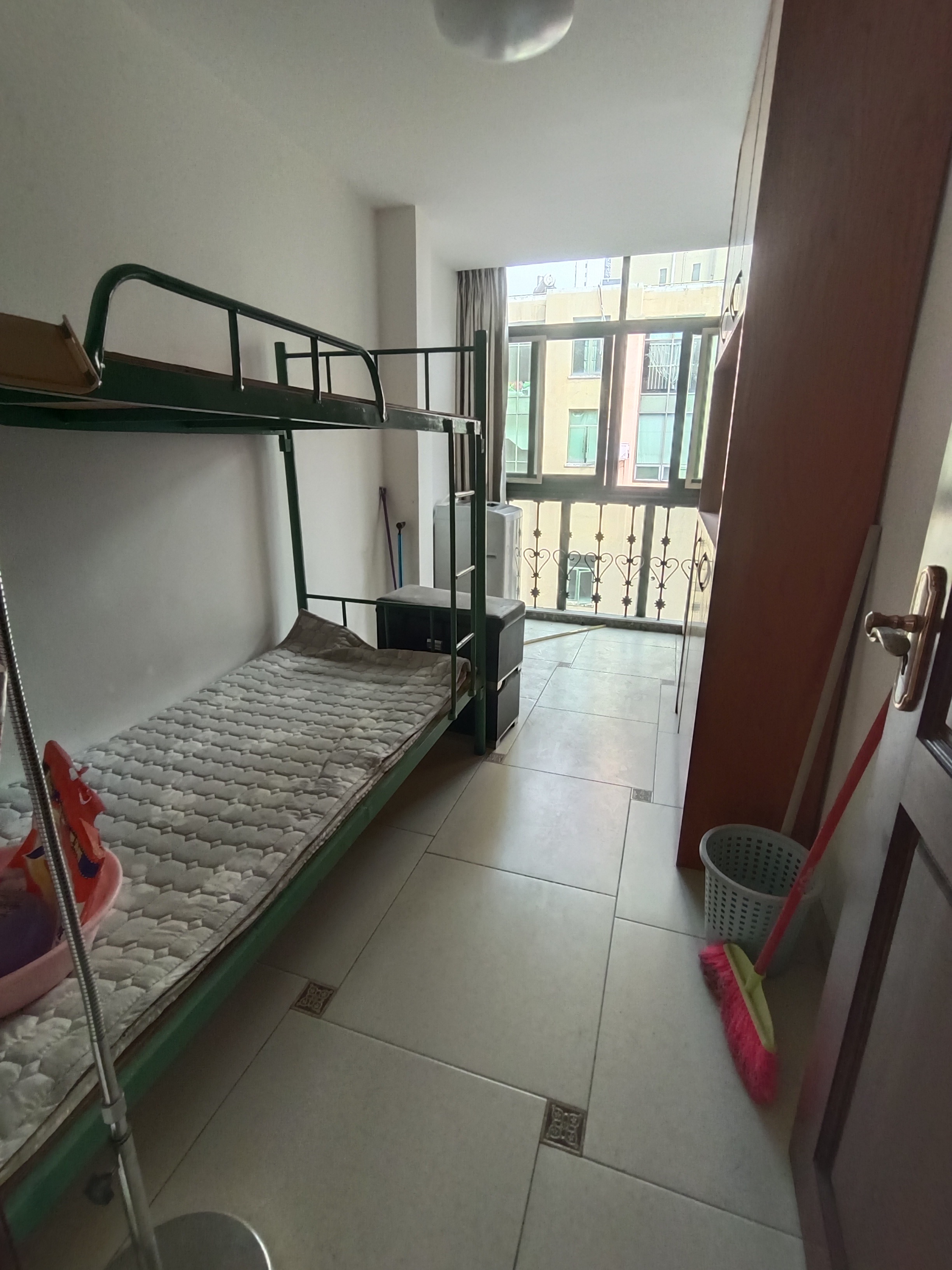 亚洲豪苑北区 2室2厅2卫 110.0万 亚洲豪苑北区 2室2厅2卫 110.0万客厅