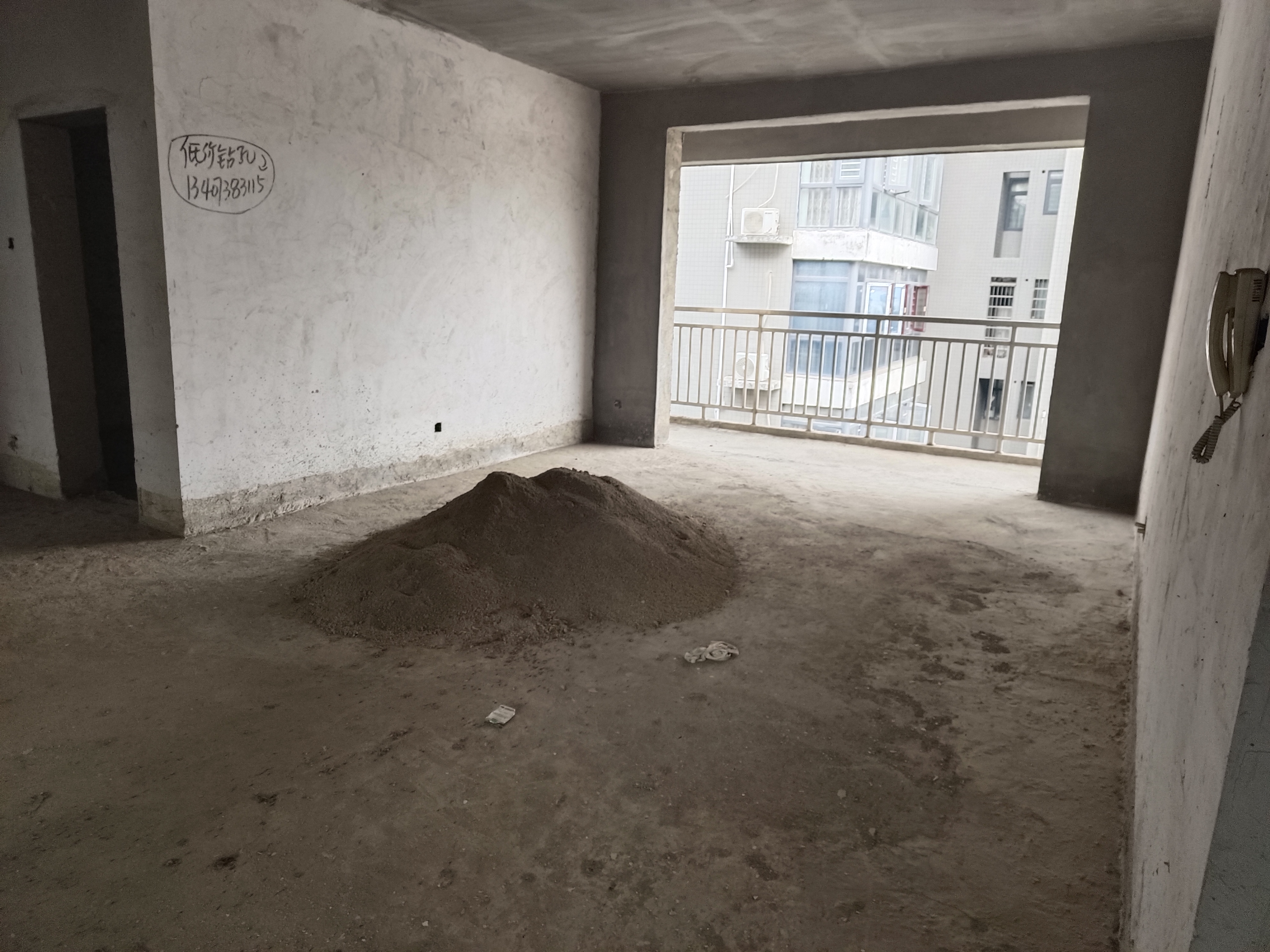 大通和苑 3室2厅2卫 39.8万 大通和苑 3室2厅2卫 39.8万客厅