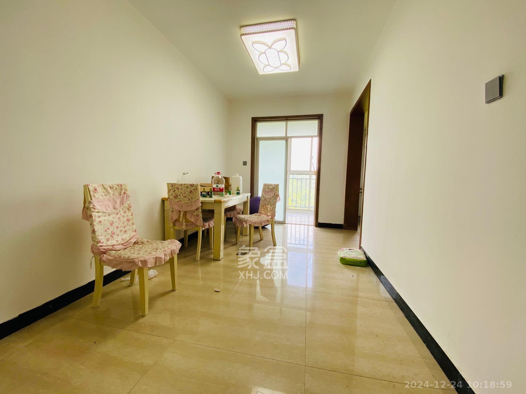 学府华庭 3室2厅2卫 2800.0元/月 学府华庭 3室2厅2卫 2800.0元/月室内图