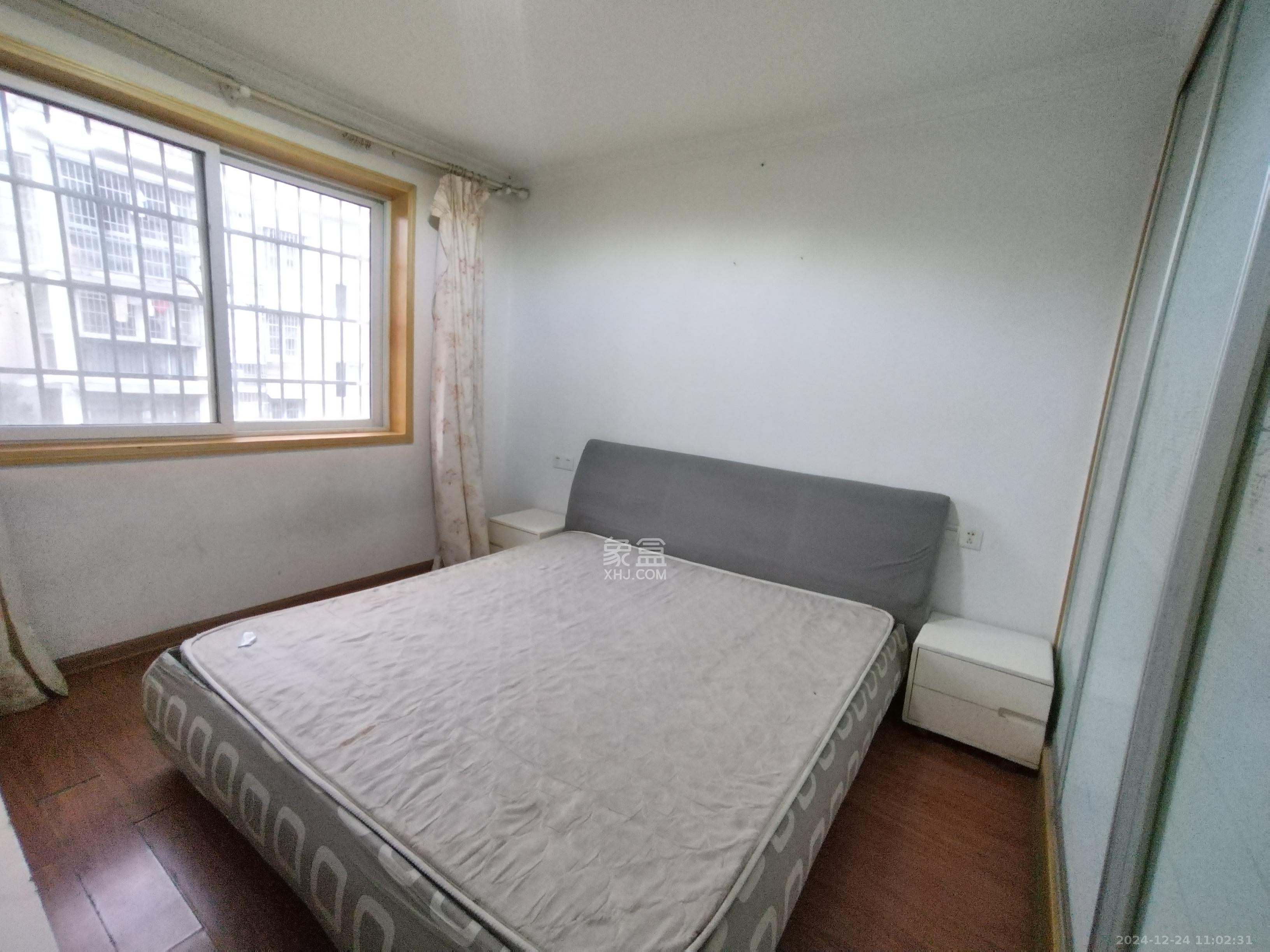 新诚小区  2室2厅1卫   1500.00元/月室内图