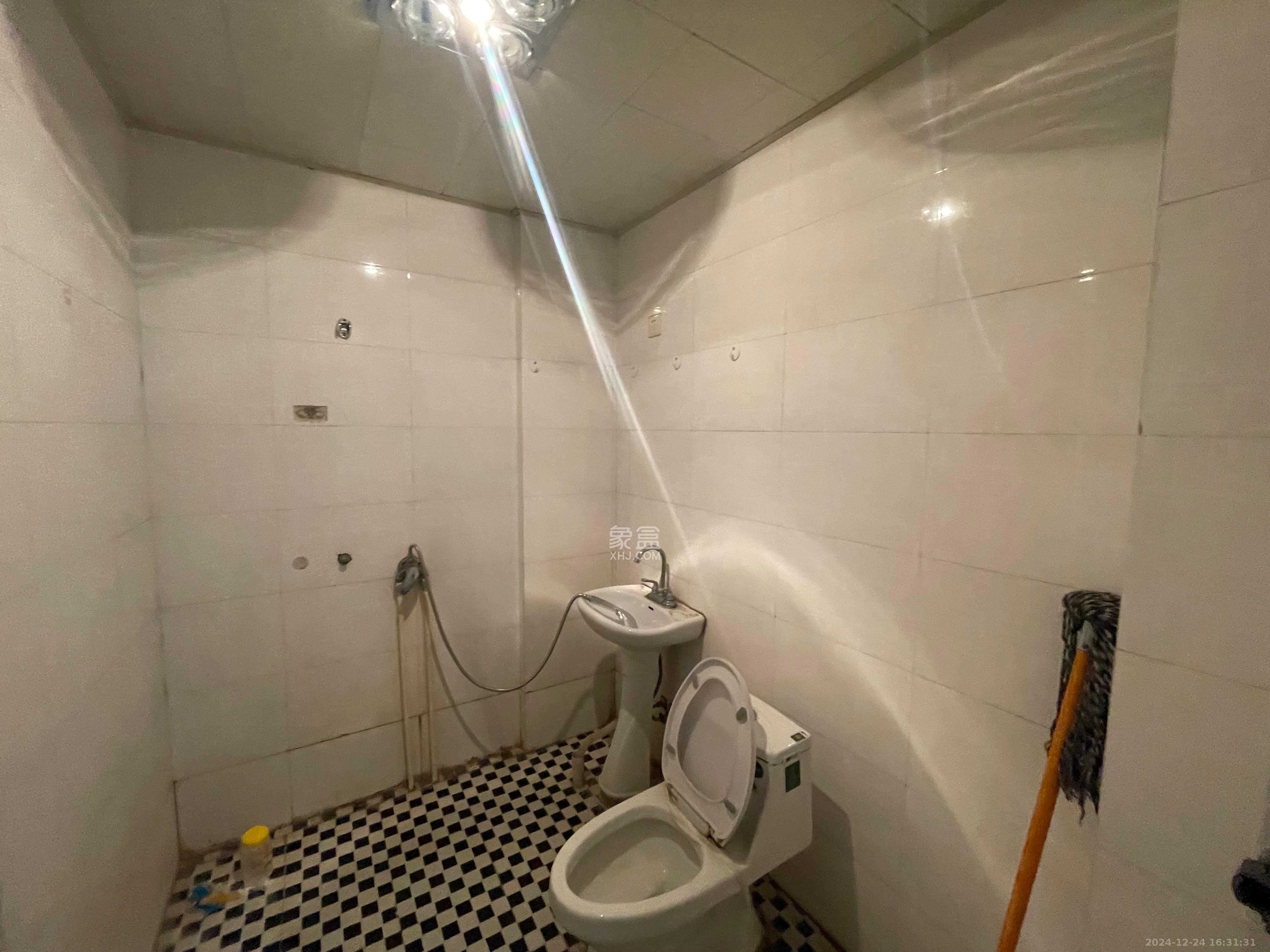 新城农博公寓 3室1厅1卫 1700.0元/月 新城农博公寓 3室1厅1卫 1700.0元/月室内图