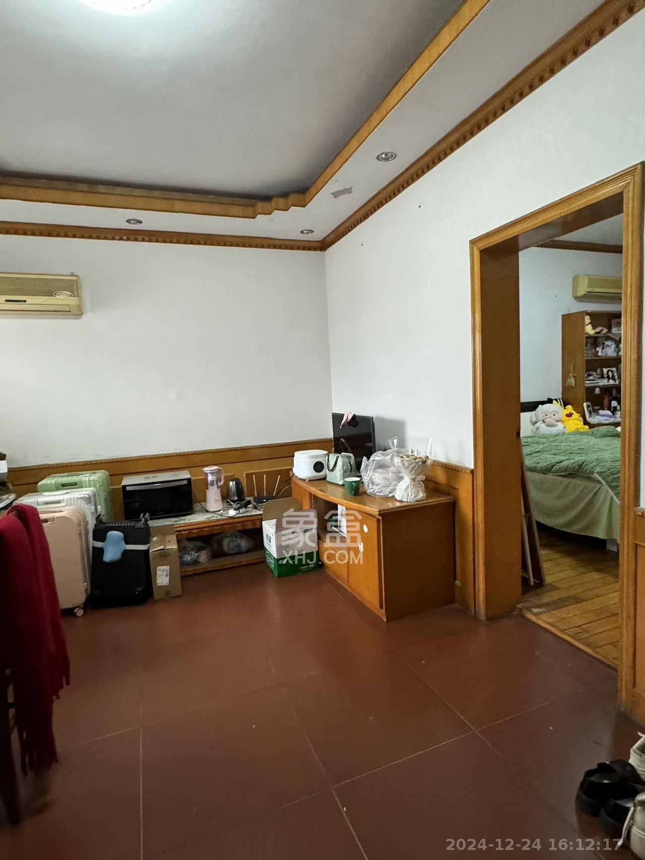 铜铝厂宿舍 1室0厅0卫 800.0元/月 铜铝厂宿舍 1室0厅0卫 800.0元/月室内图