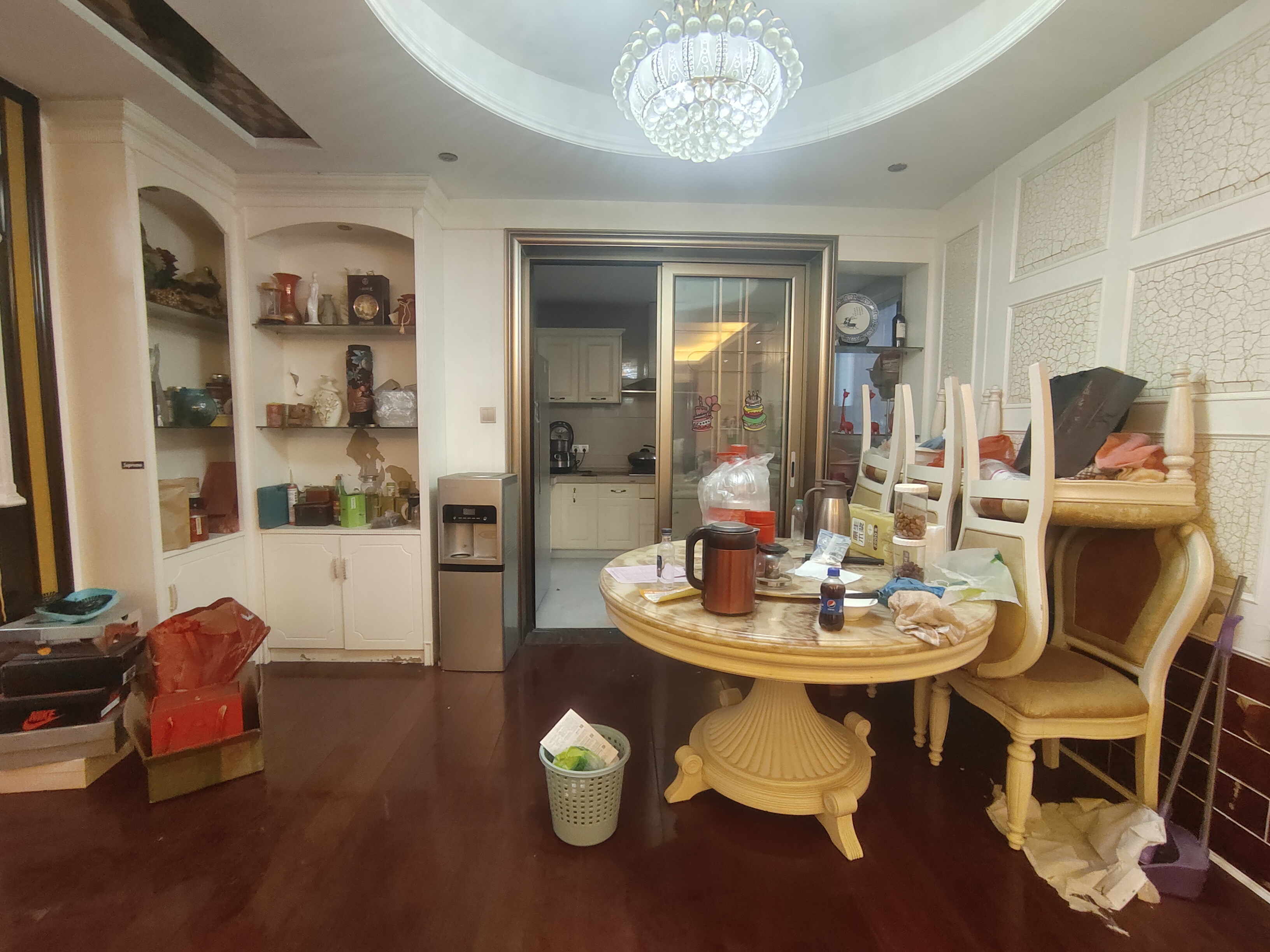 大同芙蓉 4室2厅2卫 99.8万 大同芙蓉 4室2厅2卫 99.8万客厅