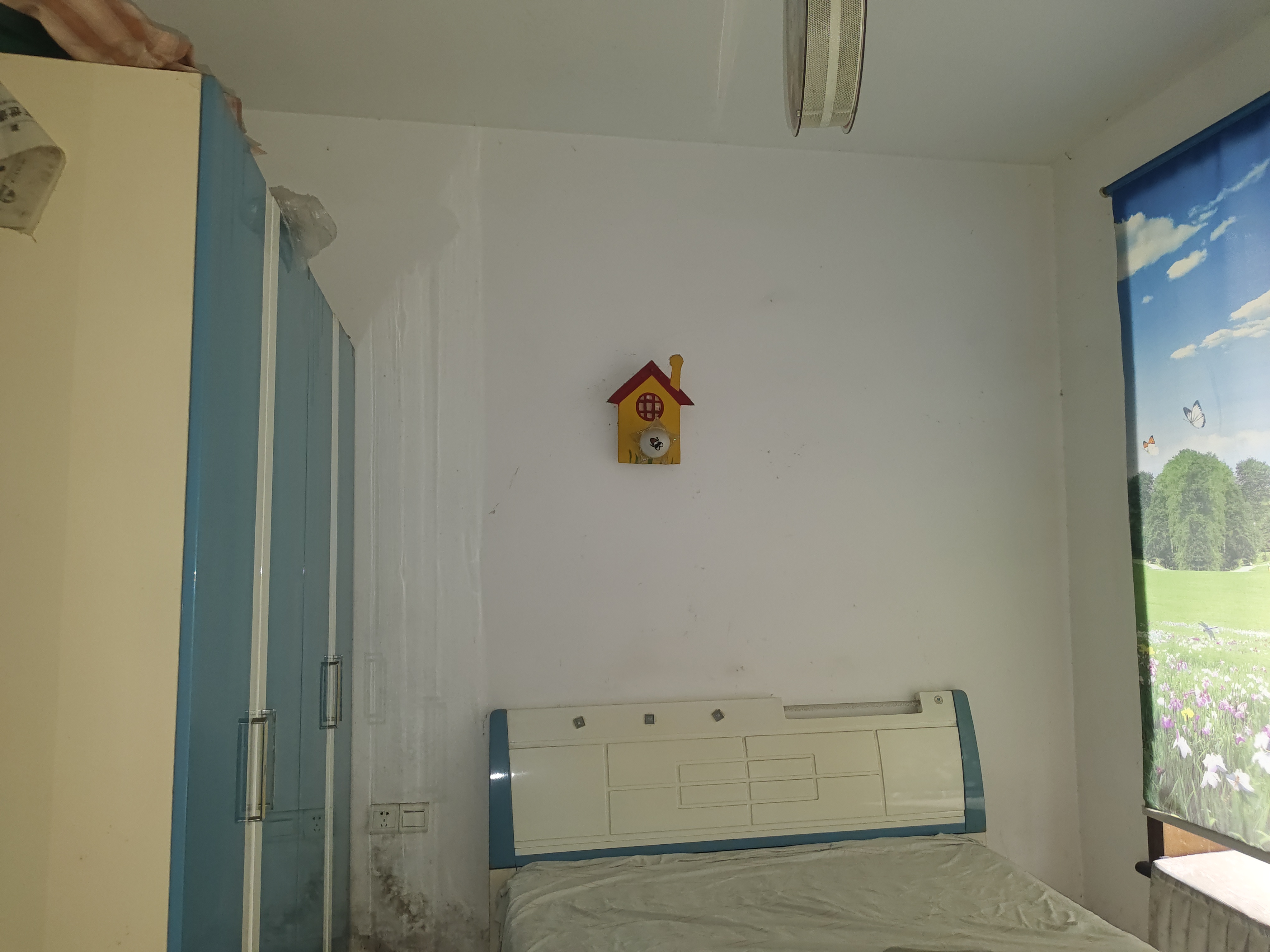 加州阳光小区(吉星阳光) 4室2厅2卫 72.8万 加州阳光小区(吉星阳光) 4室2厅2卫 72.8万客厅