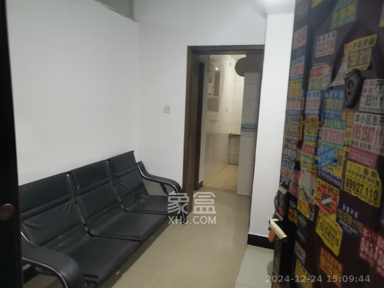 洞井一小区 0室1厅1卫 1000.0元/月 洞井一小区 0室1厅1卫 1000.0元/月室内图