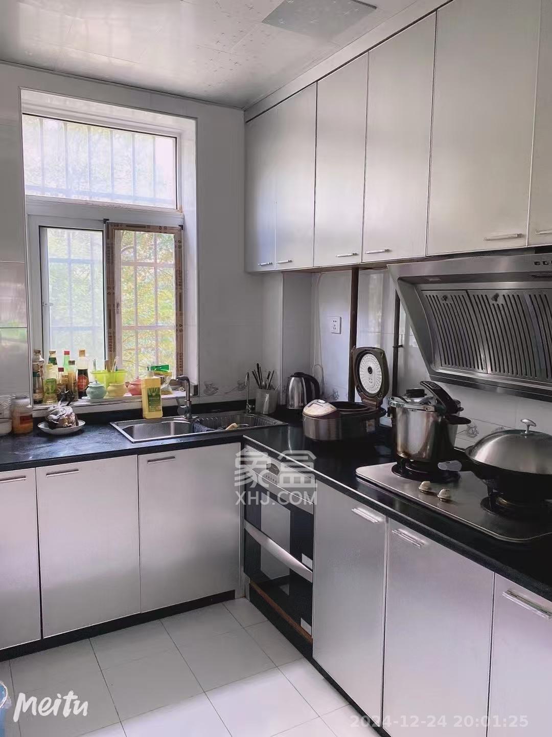 湘中海星之都 3室2厅2卫 3200.0元/月 湘中海星之都 3室2厅2卫 3200.0元/月室内图