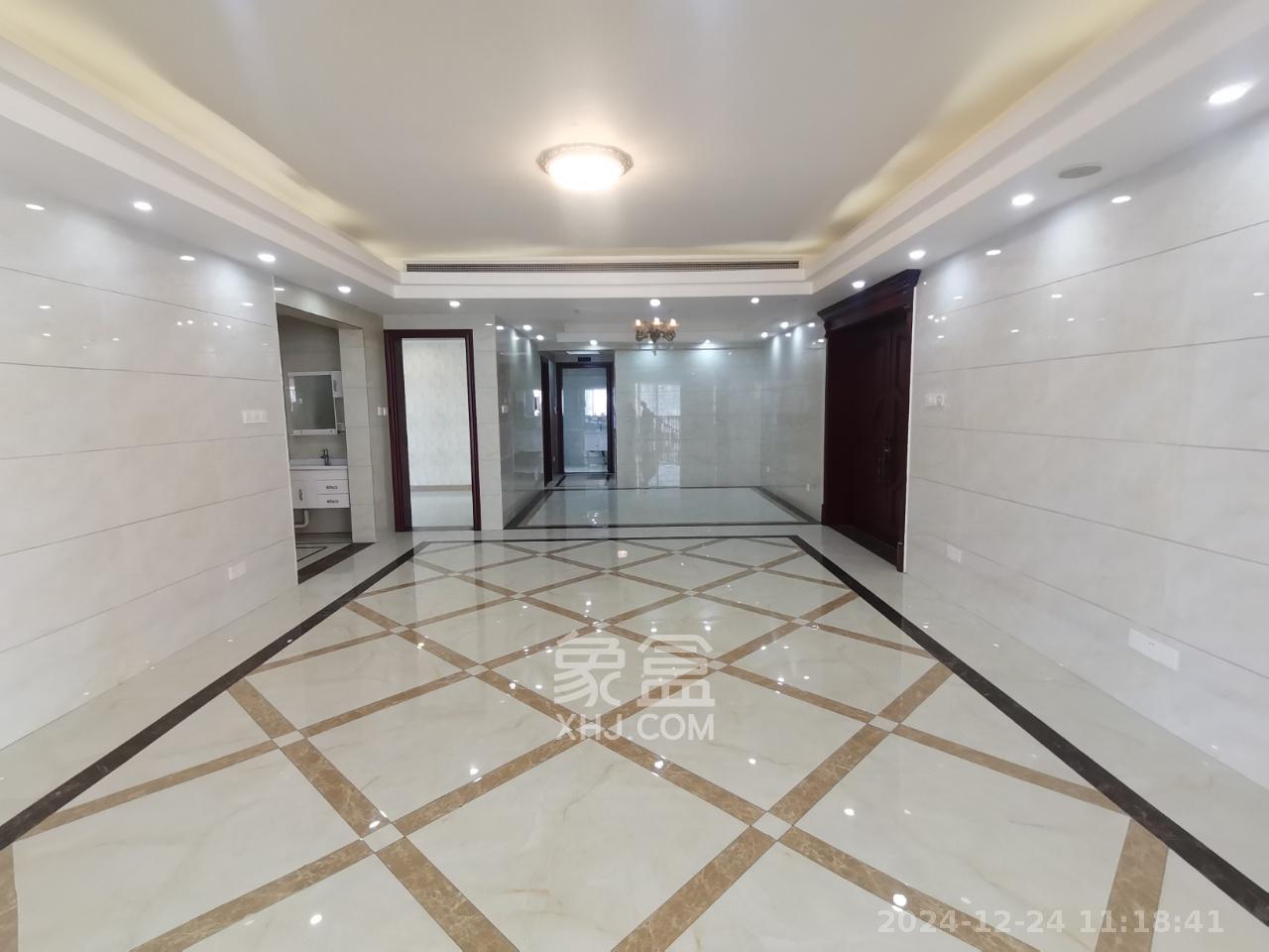 湘江世纪城富湾国际  8室4厅4卫    30000.0元/月 湘江世纪城富湾国际  8室4厅4卫    30000.0元/月