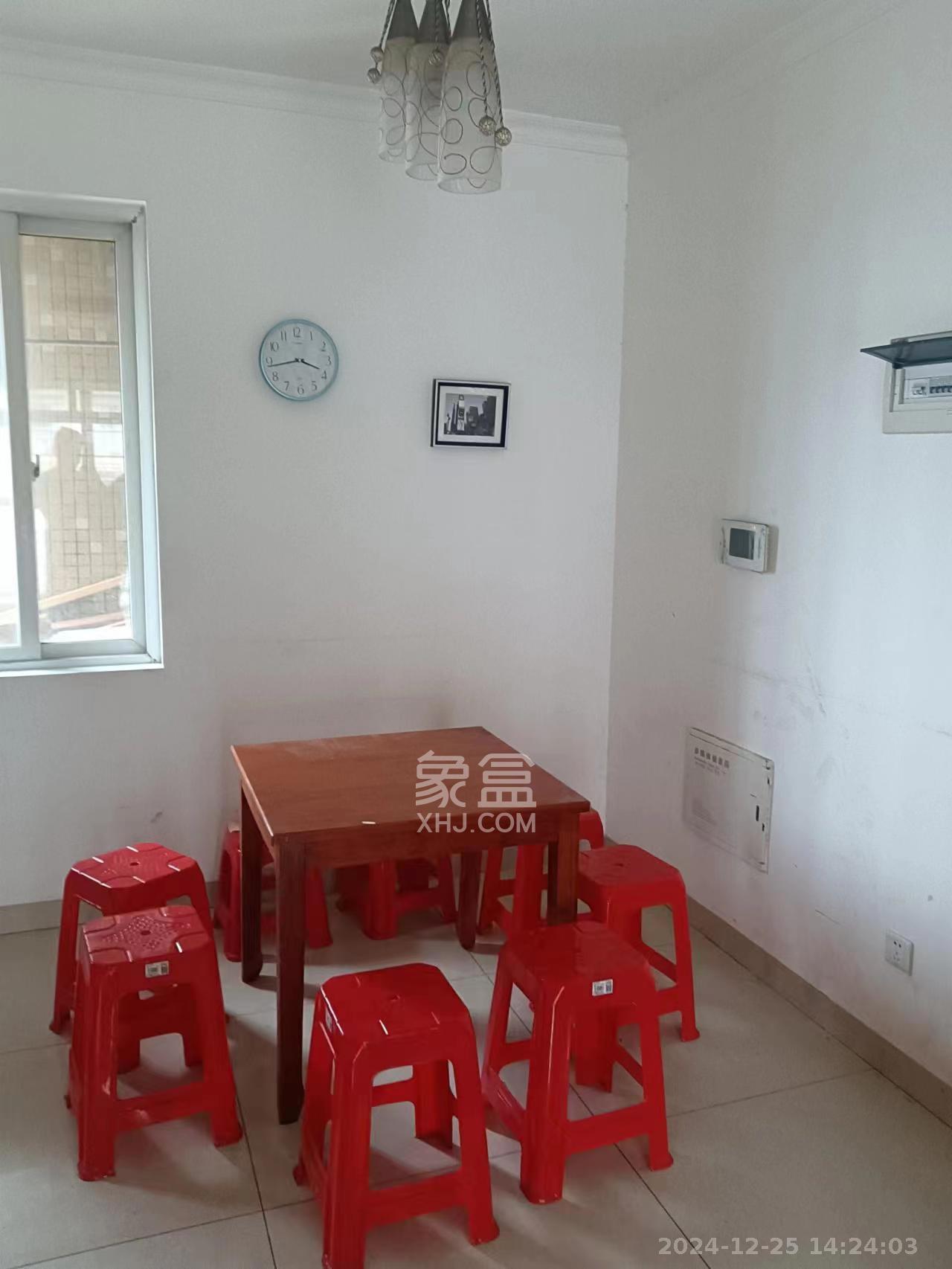 光明城市(星辰青年城) 4室2厅1卫 2100.0元/月 光明城市(星辰青年城) 4室2厅1卫 2100.0元/月室内图