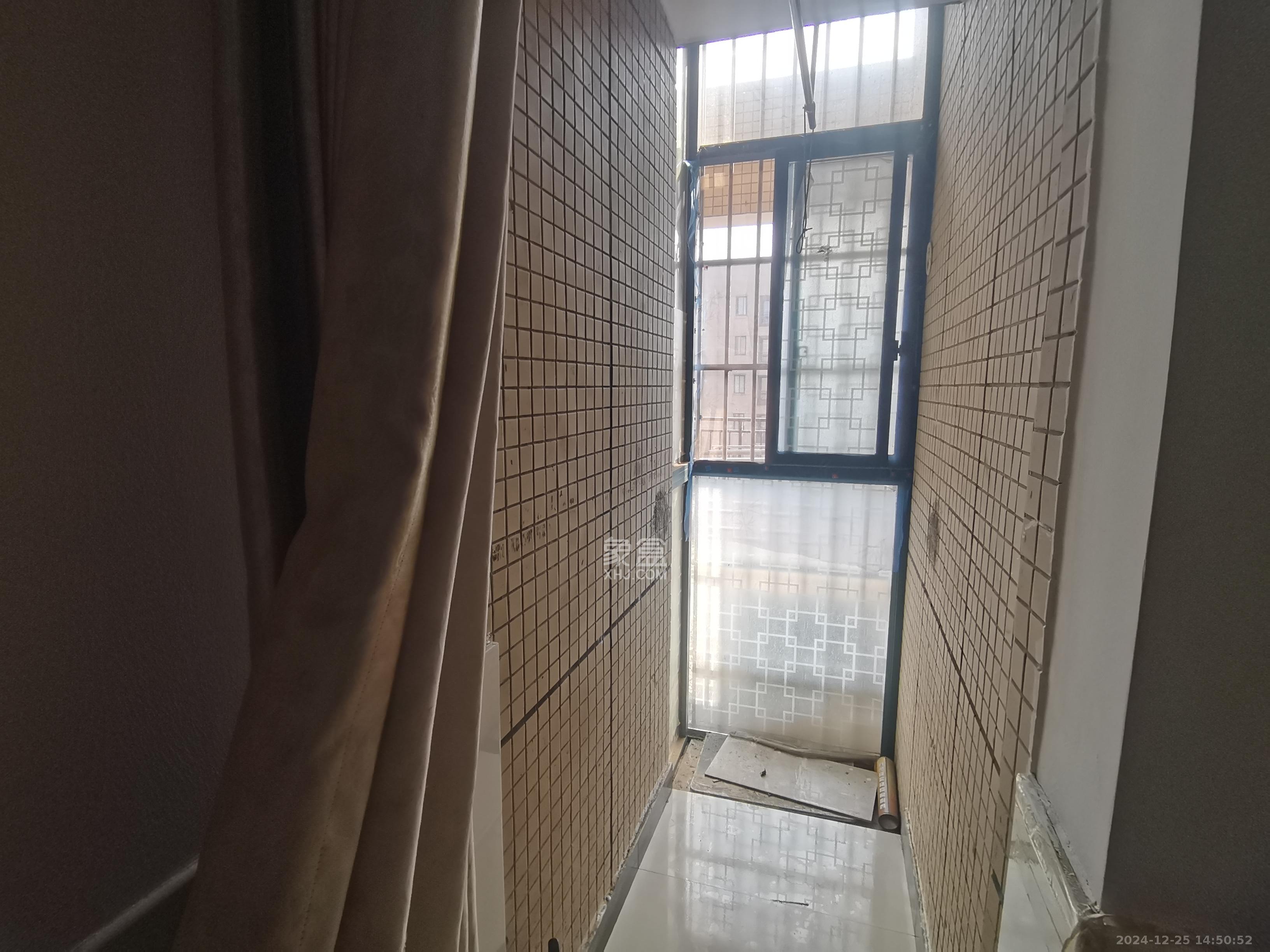 星城荣域 1室1厅1卫 1250.0元/月 星城荣域 1室1厅1卫 1250.0元/月室内图