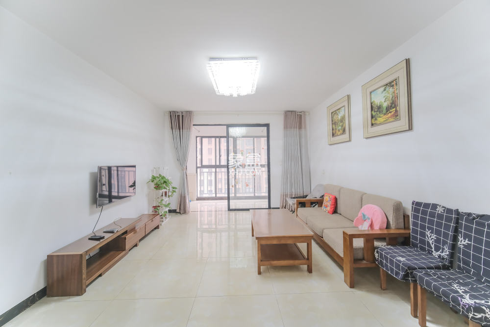 三一街区  3室2厅2卫    80.0万