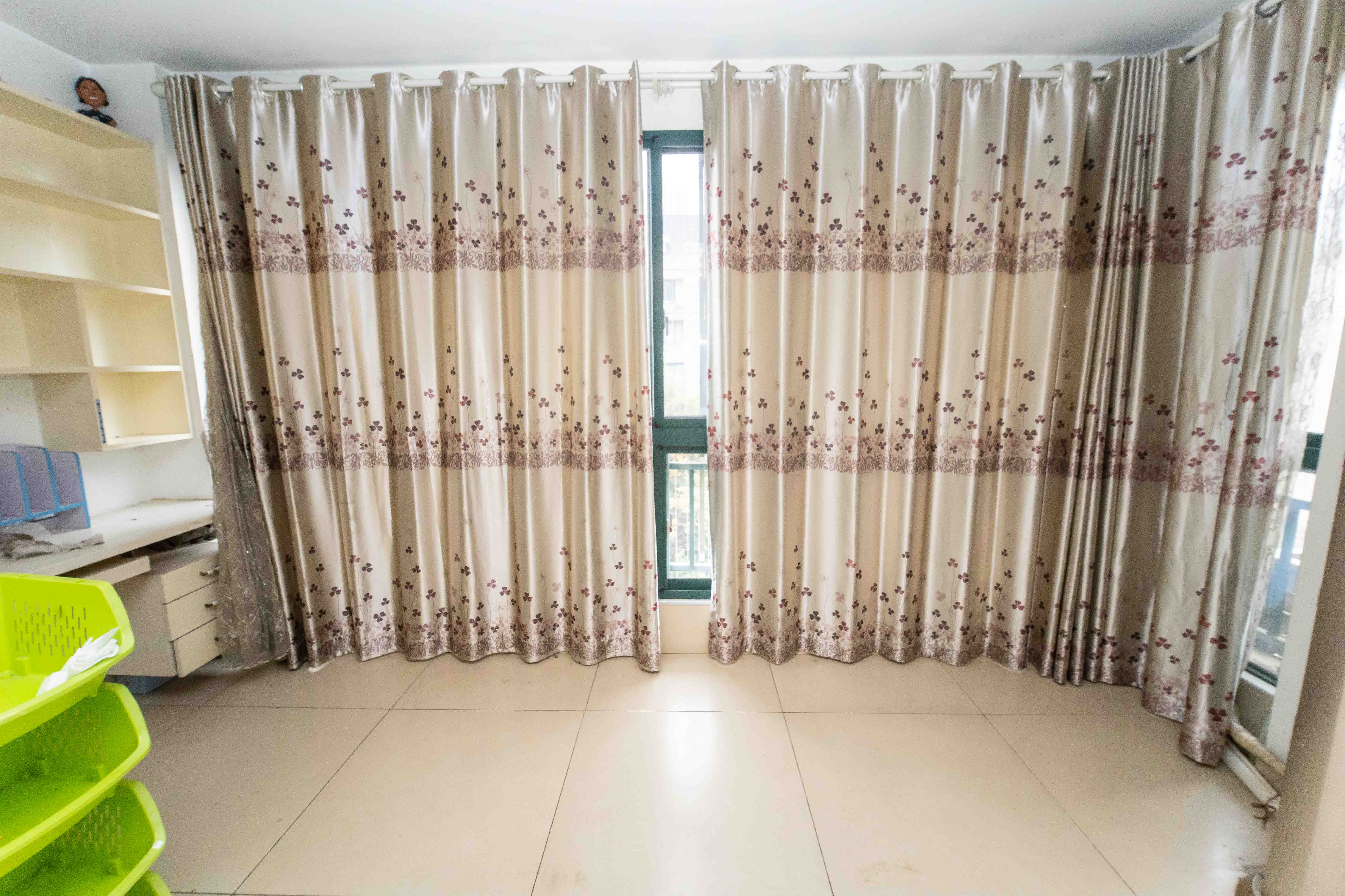 星城世家 1室2厅2卫 180.0万 星城世家 1室2厅2卫 180.0万阳台