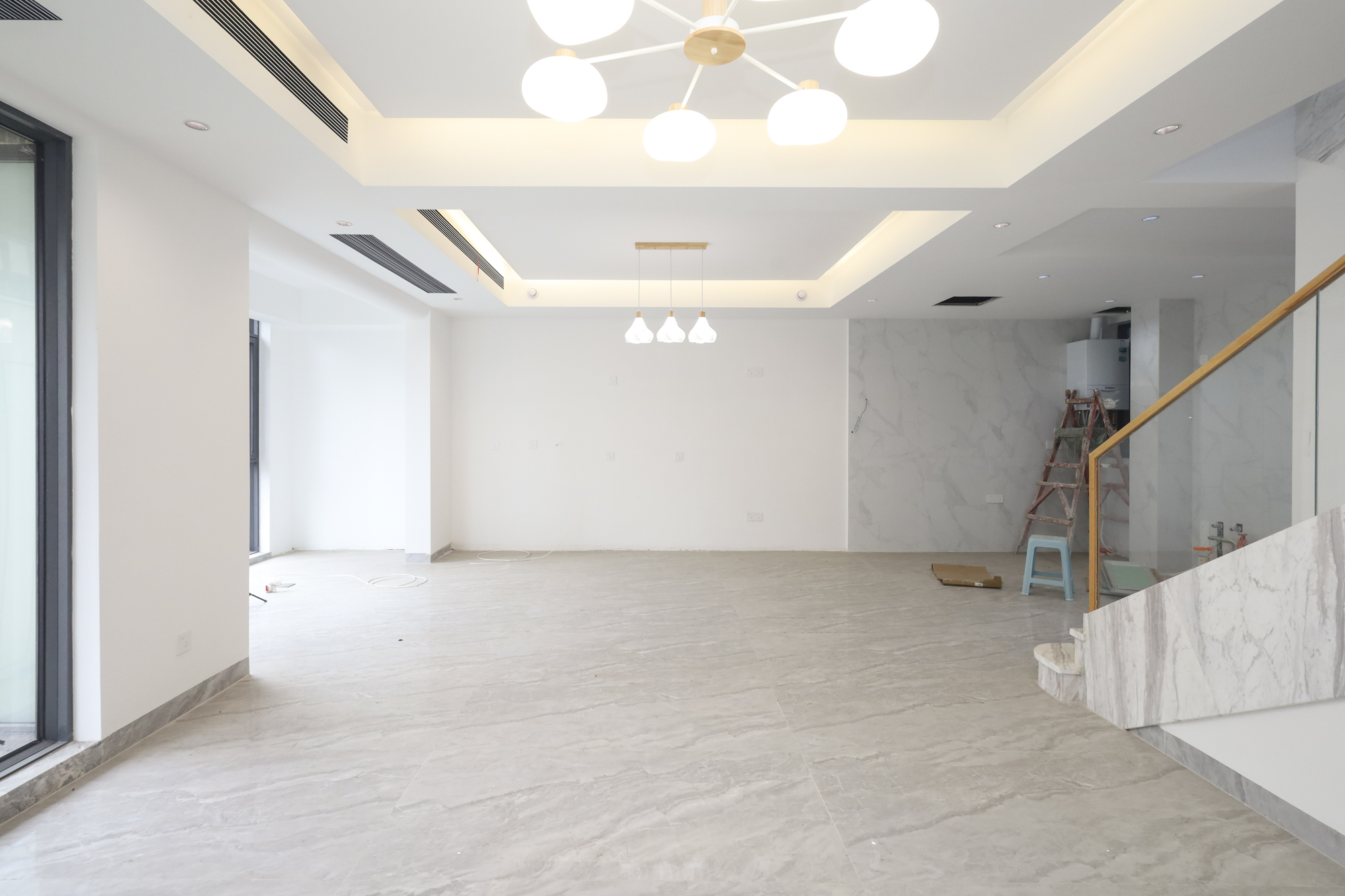 金辉优步湖畔 4室2厅2卫 218.0万 金辉优步湖畔 4室2厅2卫 218.0万客厅