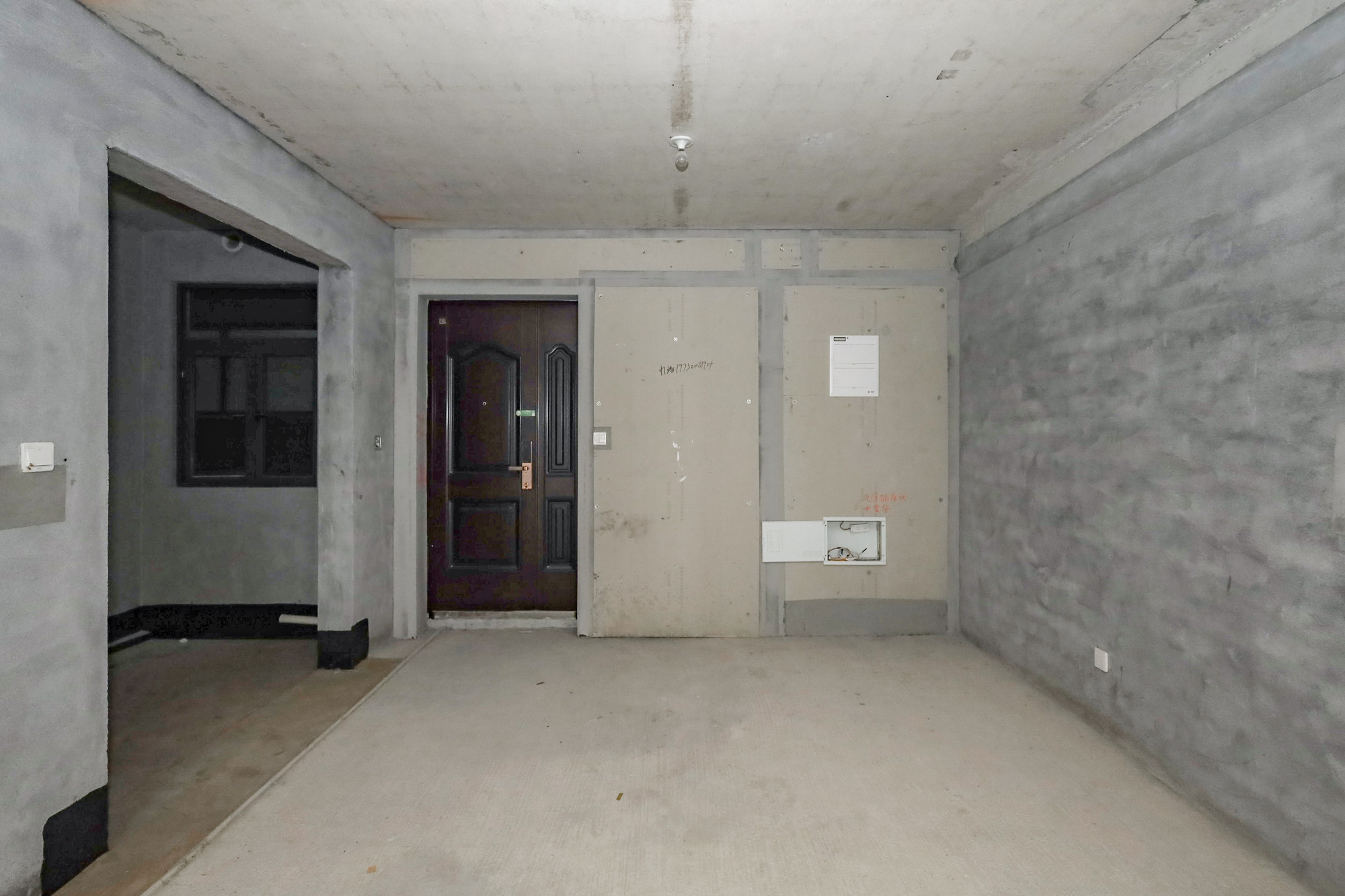 轨道中建麓江府  3室2厅2卫   179.00万其他