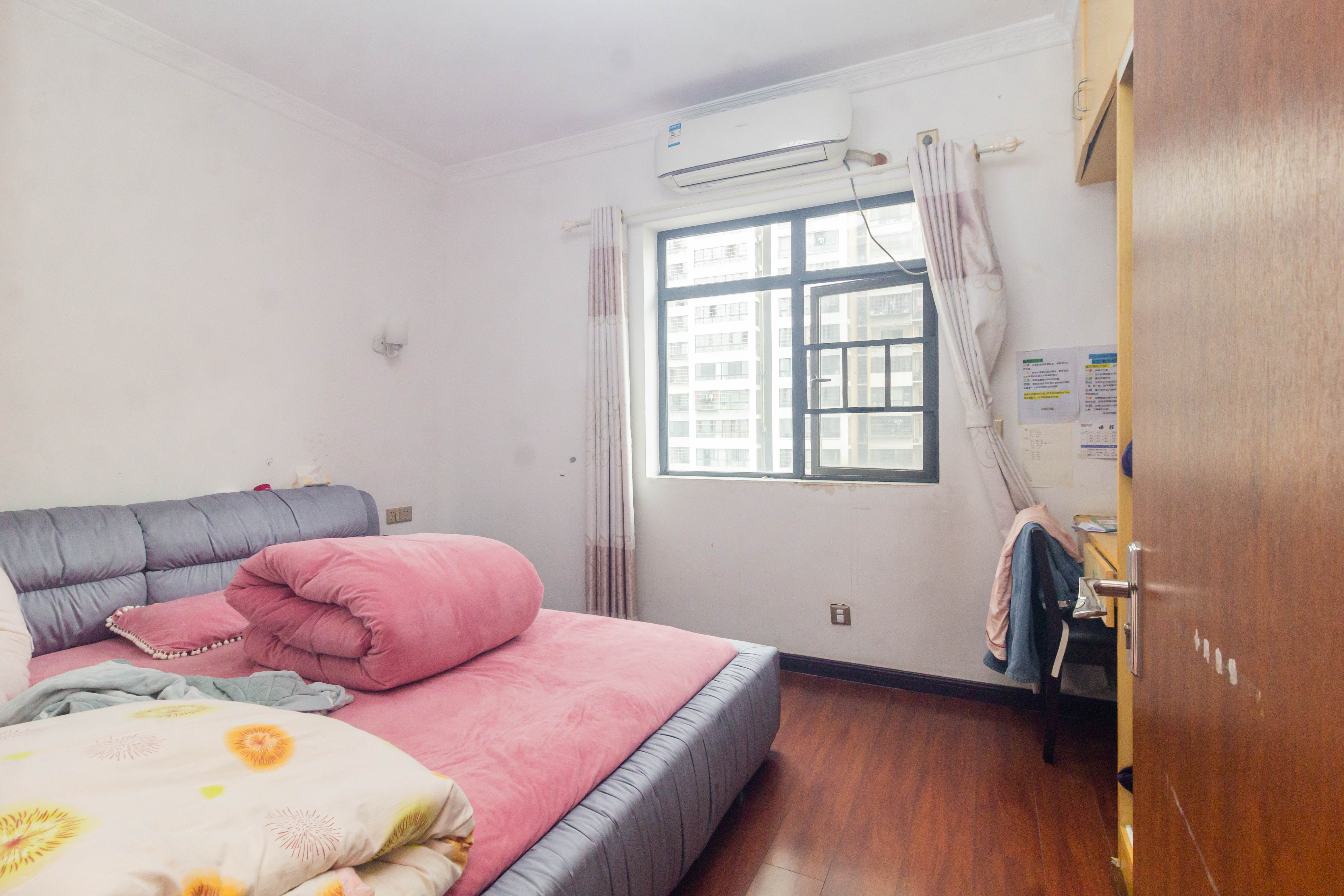 中国铁建国际城二期 3室2厅1卫 68.0万 中国铁建国际城二期 3室2厅1卫 68.0万卧室