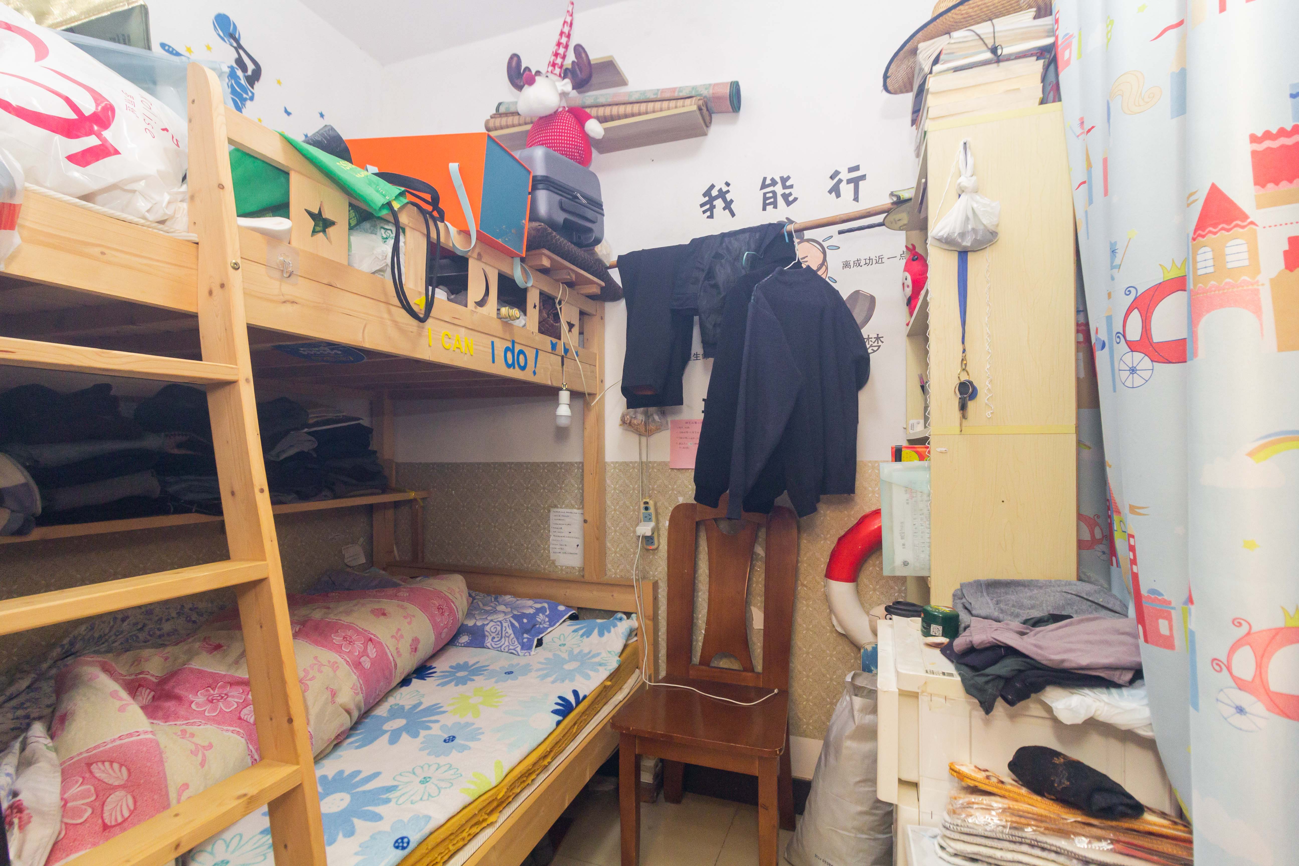 未来蜂巢  2室2厅1卫   42.00万卧室