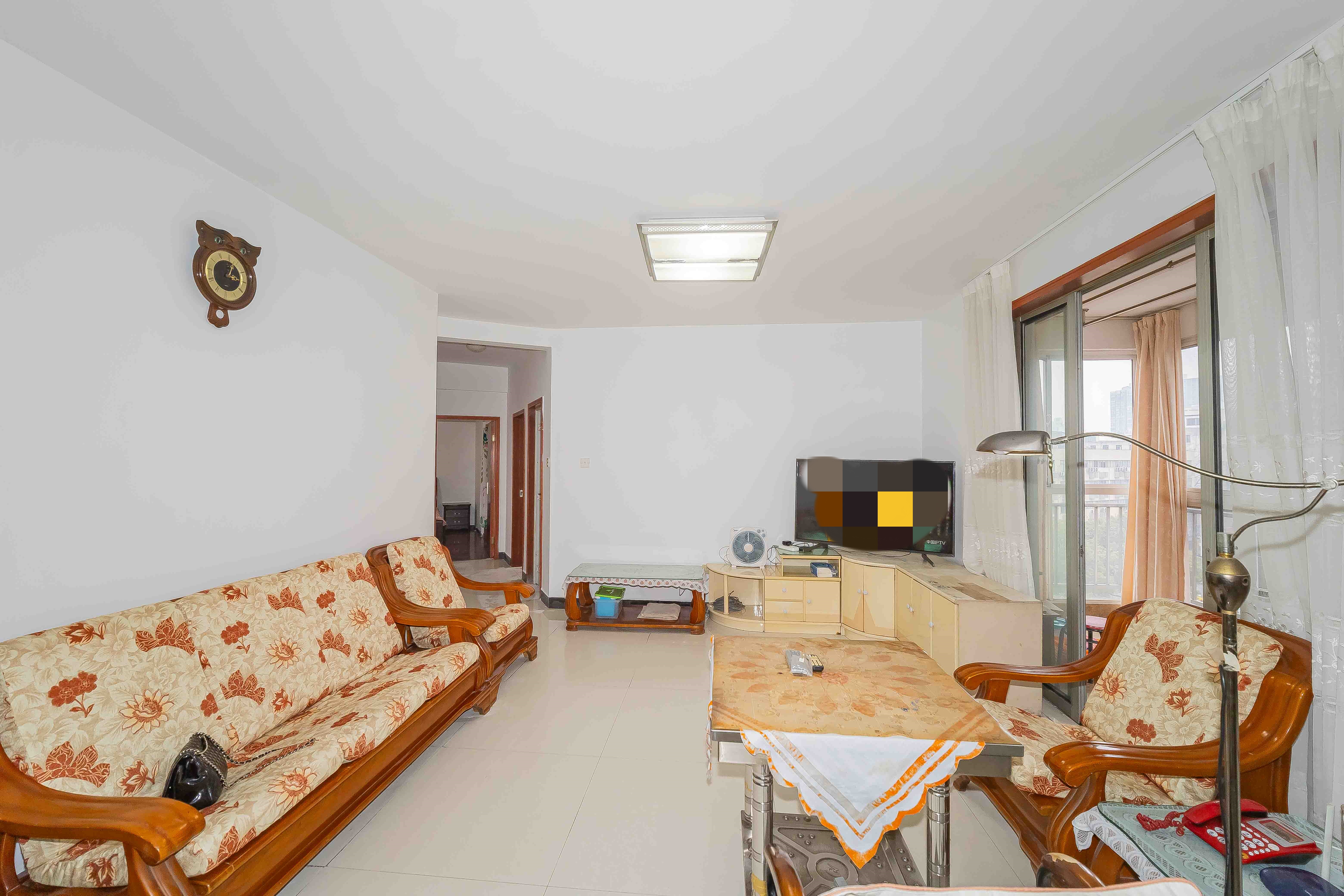 凯通国际城(凯通朝庭) 3室2厅2卫 98.0万 凯通国际城(凯通朝庭) 3室2厅2卫 98.0万客厅