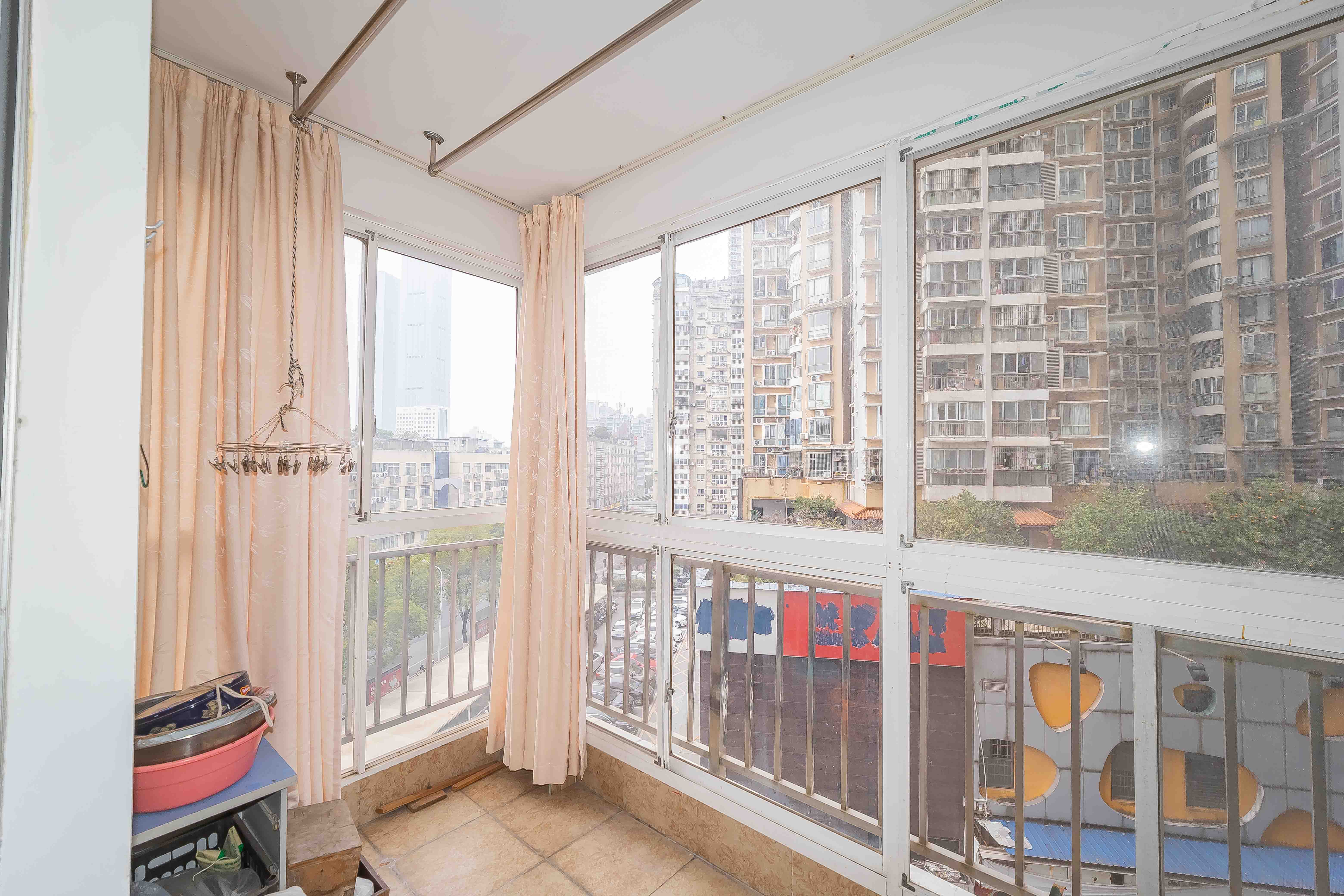 凯通国际城(凯通朝庭) 3室2厅2卫 98.0万 凯通国际城(凯通朝庭) 3室2厅2卫 98.0万阳台