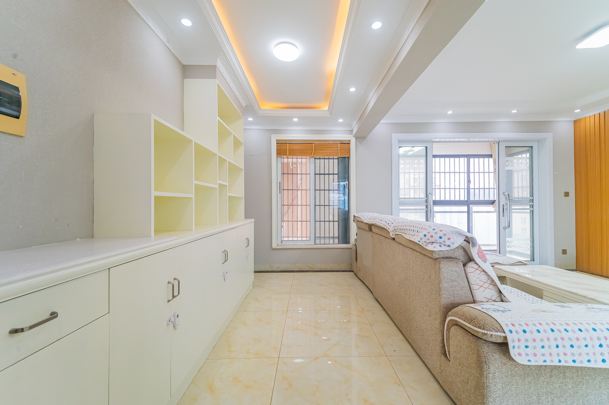 方略城市广场  4室2厅2卫    98.0万 方略城市广场  4室2厅2卫    98.0万客厅