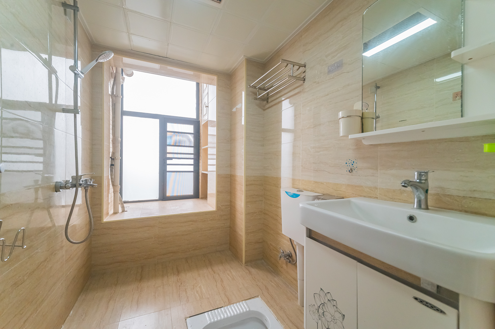 方略城市广场  4室2厅2卫    98.0万 方略城市广场  4室2厅2卫    98.0万卫生间