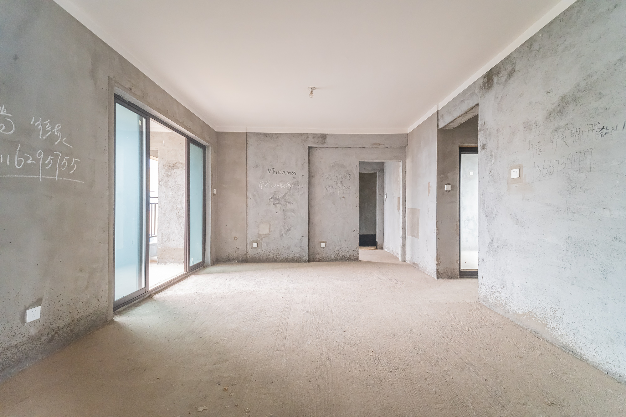 星湖湾二期高层 3室2厅2卫 75.0万 星湖湾二期高层 3室2厅2卫 75.0万客厅