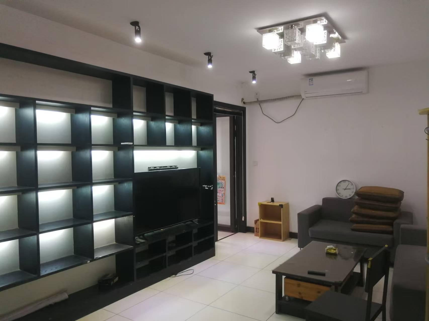 三一街区  3室2厅1卫   1600.00元/月室内图