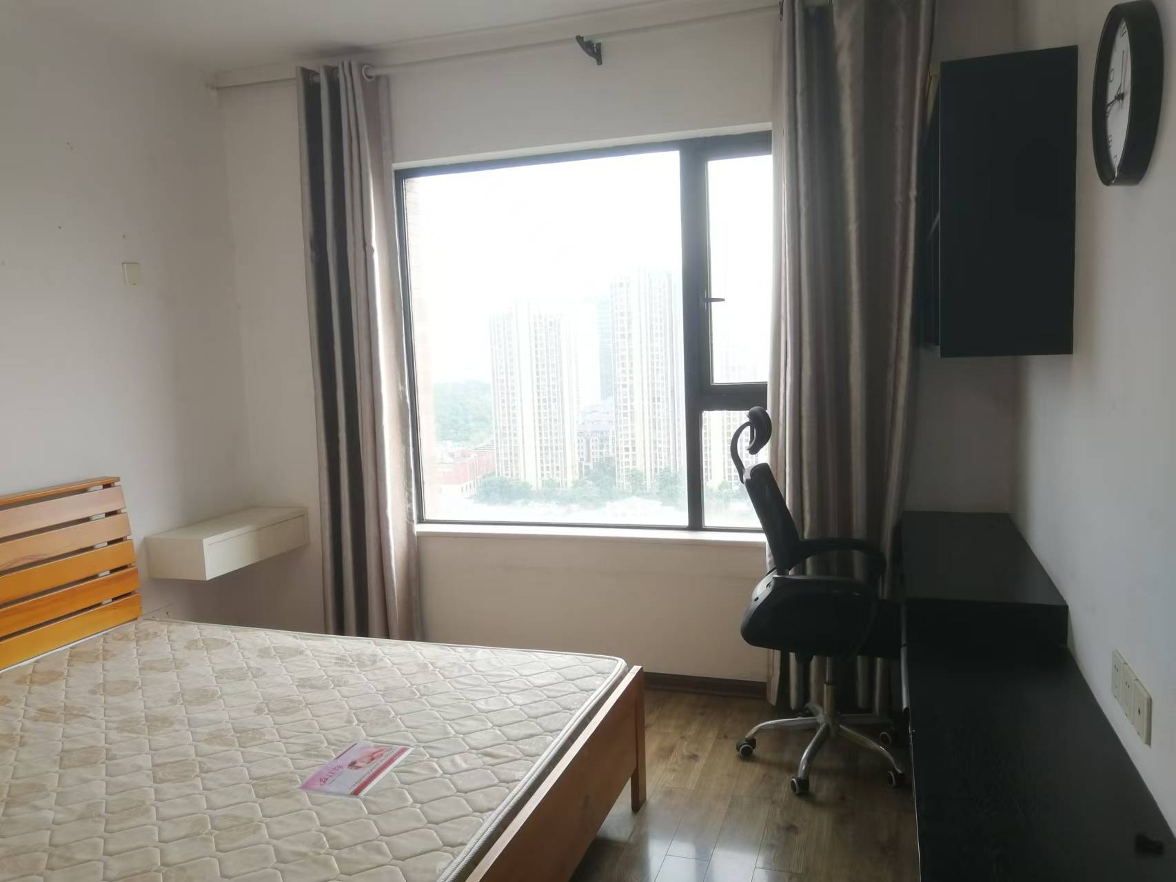三一街区  3室2厅1卫   1600.00元/月室内图