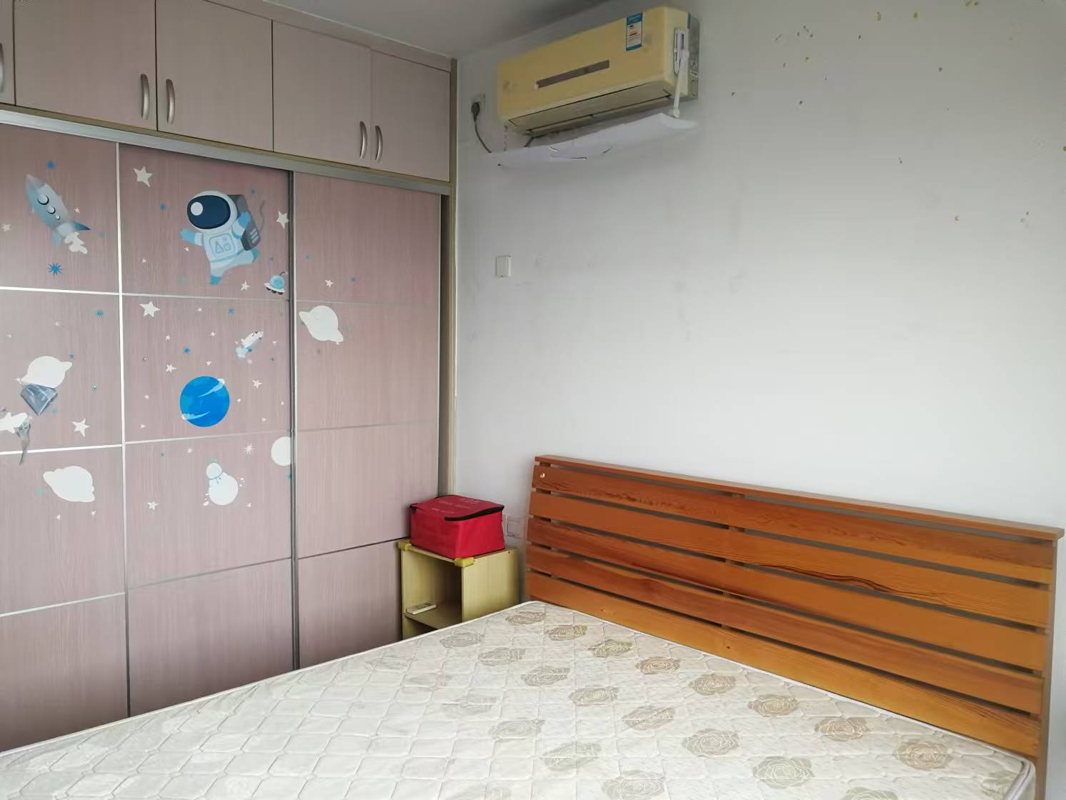 三一街区  3室2厅1卫   1600.00元/月室内图