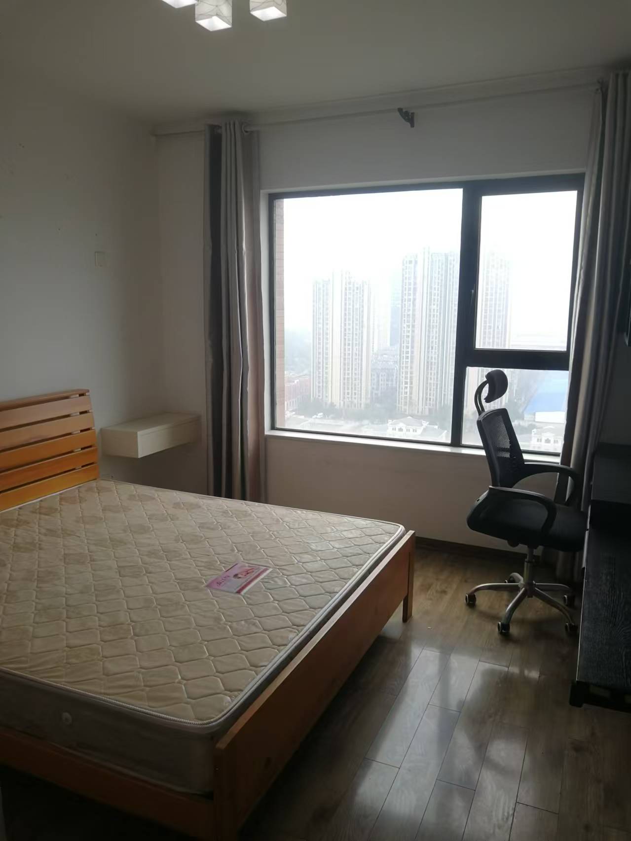 三一街区  3室2厅1卫   1600.00元/月室内图