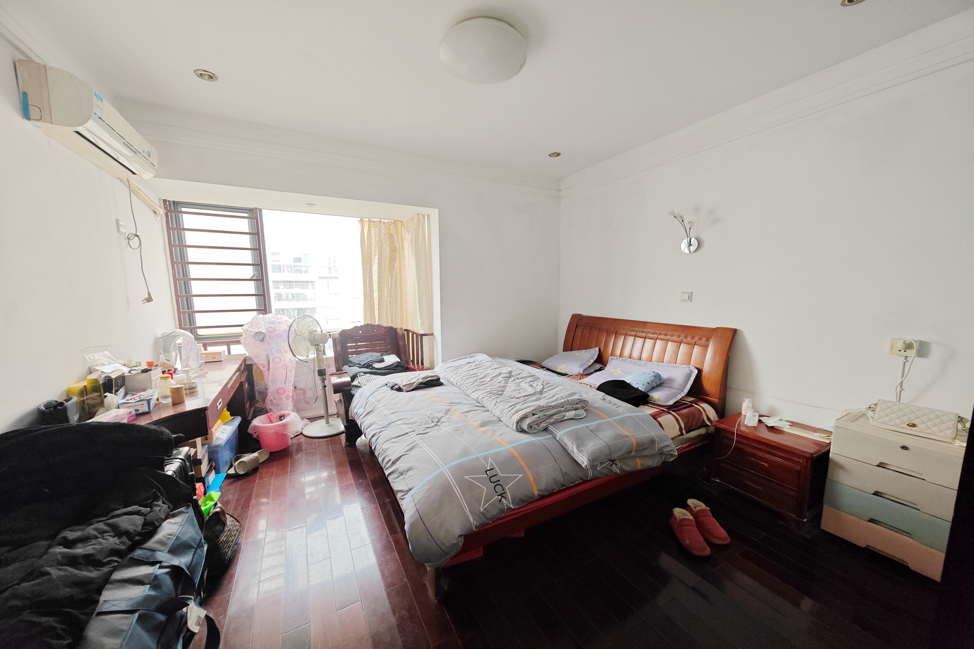 格蓝康都  3室2厅2卫    92.8万 格蓝康都  3室2厅2卫    92.8万卧室