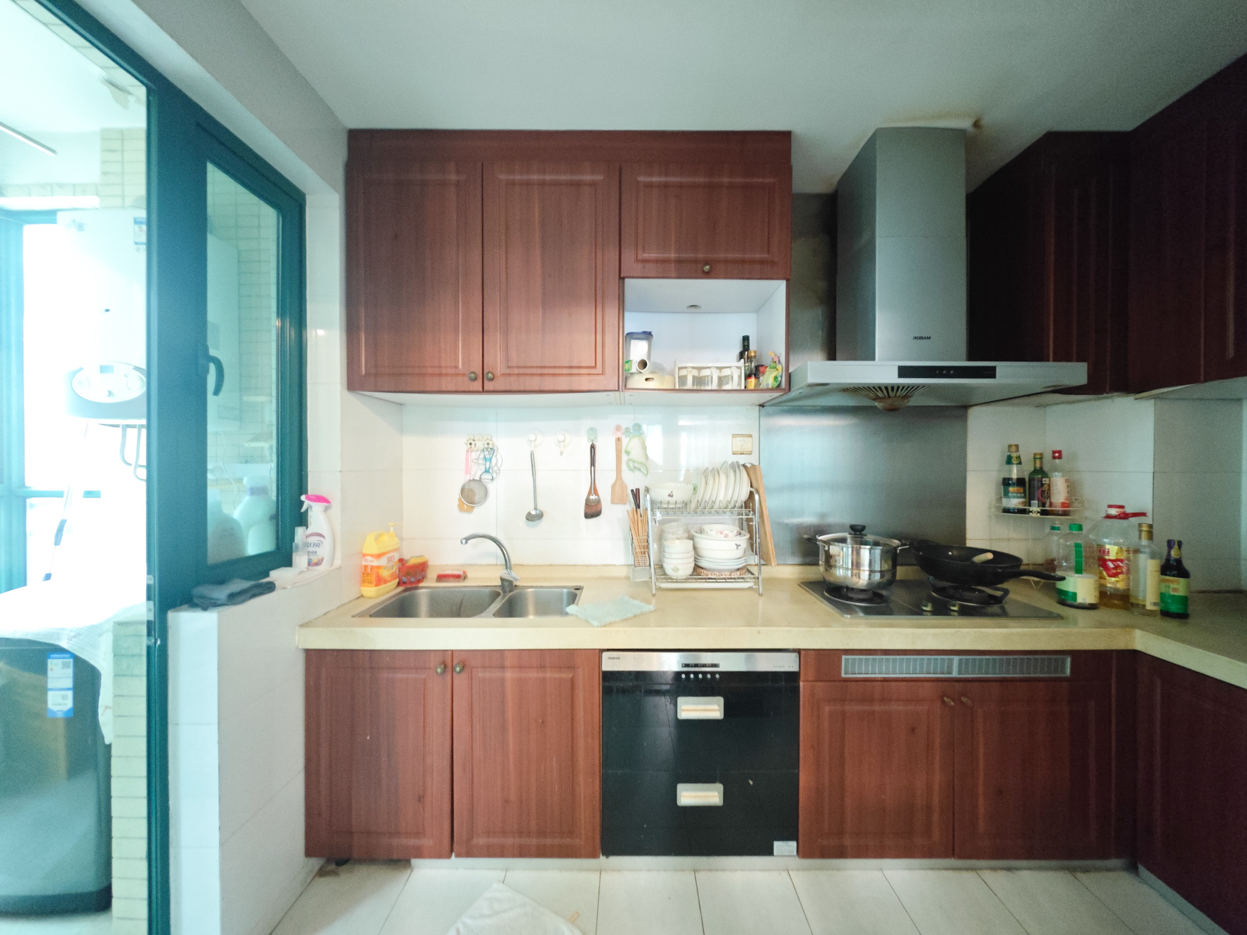 恒大城 4室2厅2卫 108.0万 恒大城 4室2厅2卫 108.0万厨房